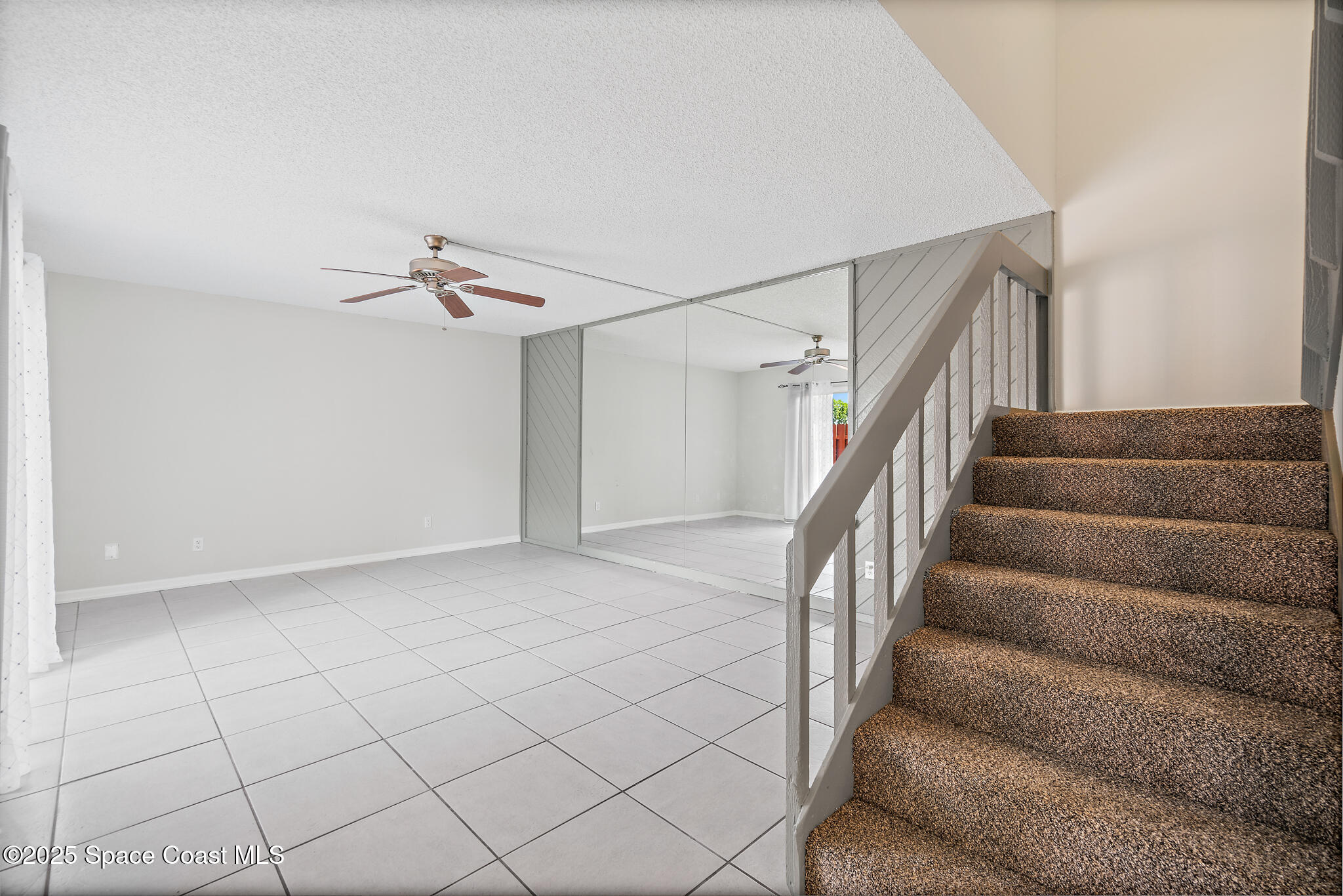 4016 Vista Oaks Circle NE