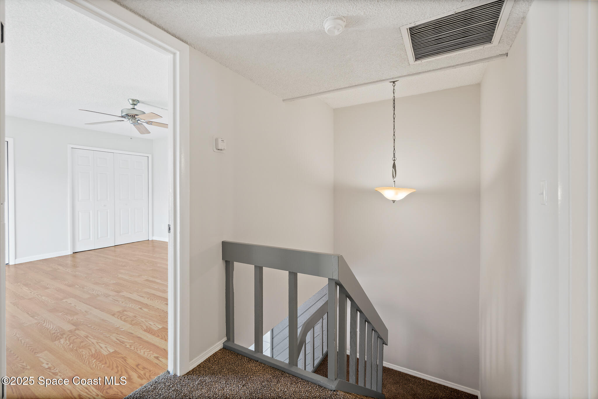 4016 Vista Oaks Circle NE