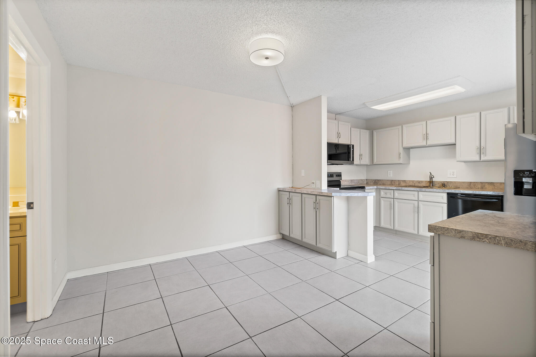 4016 Vista Oaks Circle NE