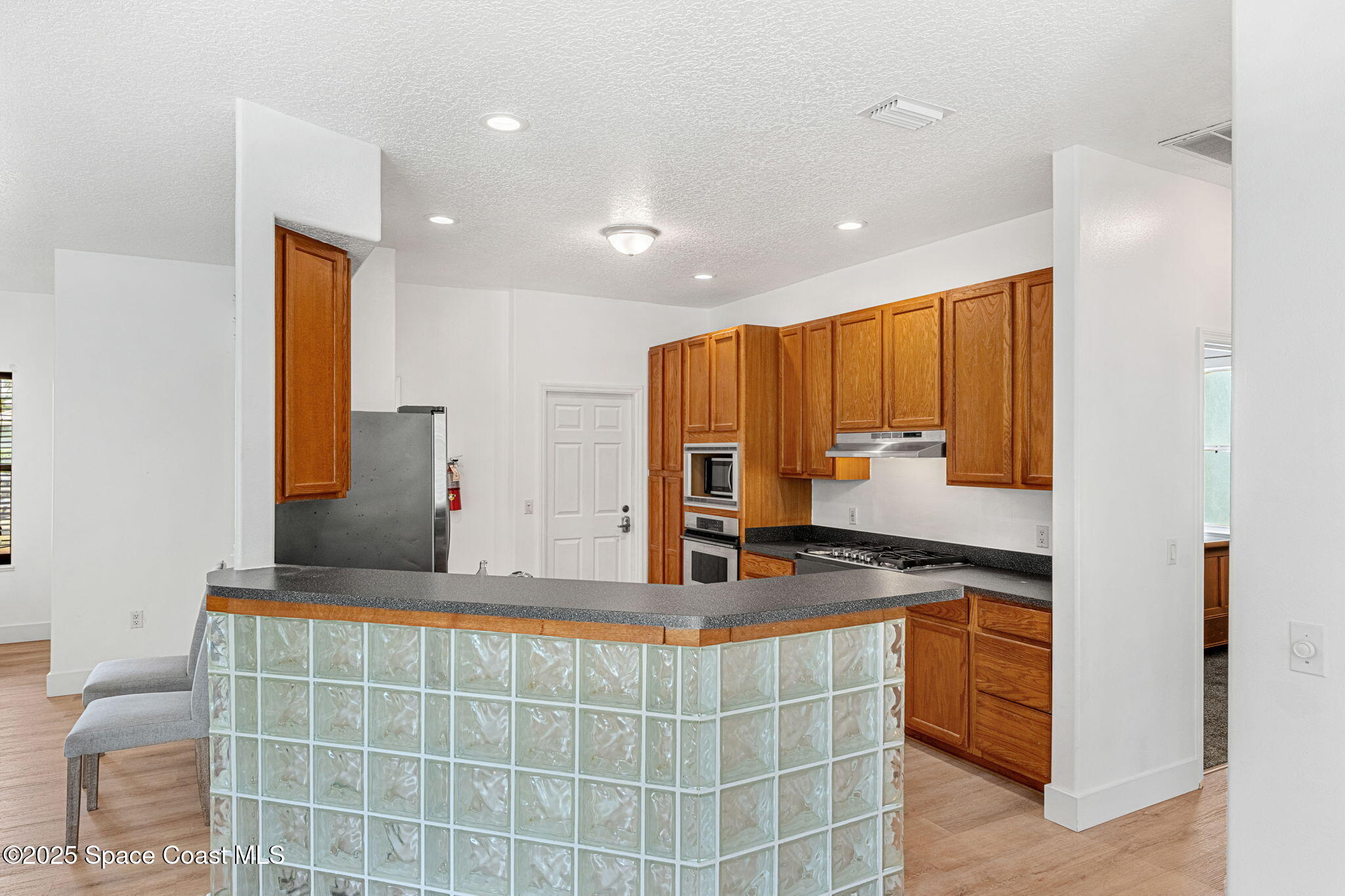 48 Harbor Circle