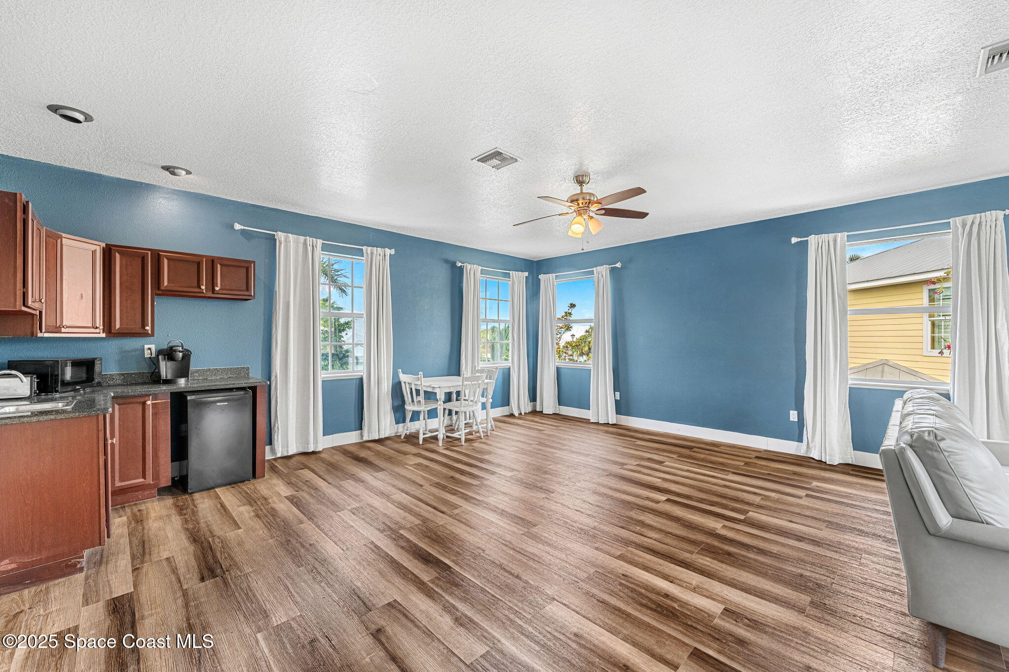 48 Harbor Circle