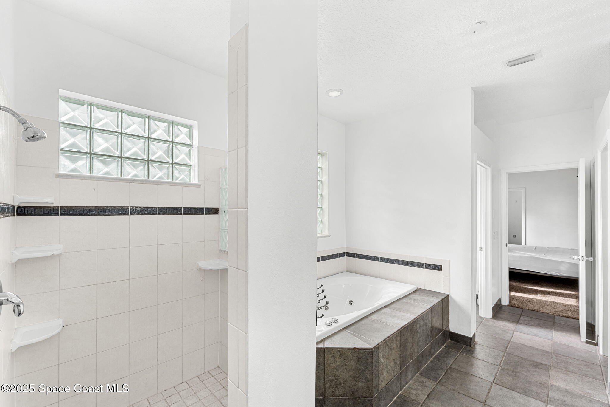 48 Harbor Circle