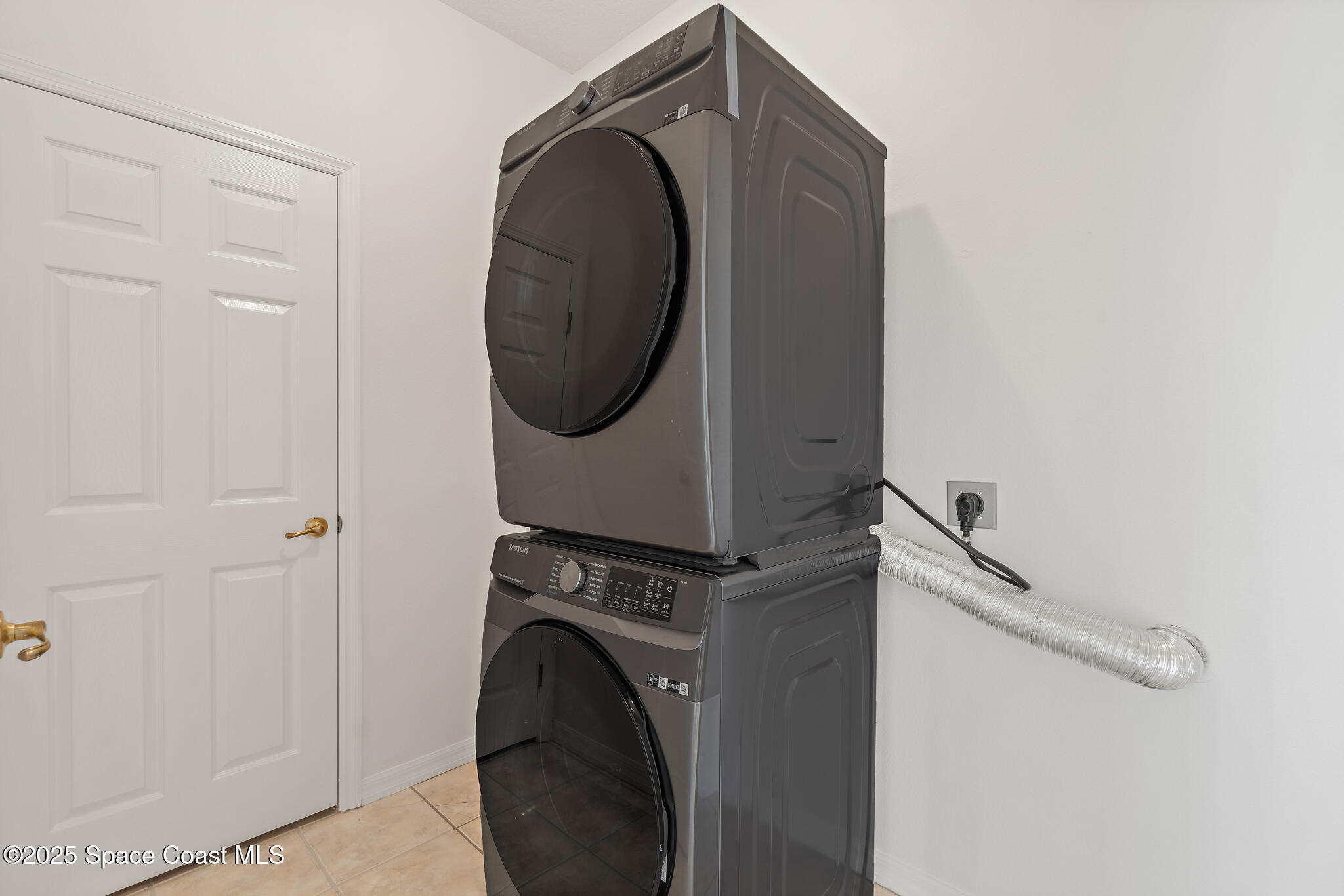 5201 Ocean Beach Boulevard 13