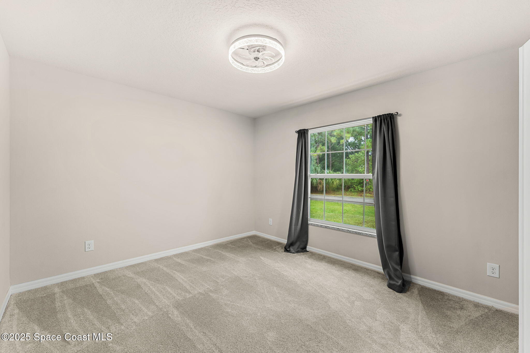 565 Rembrandt Street SE