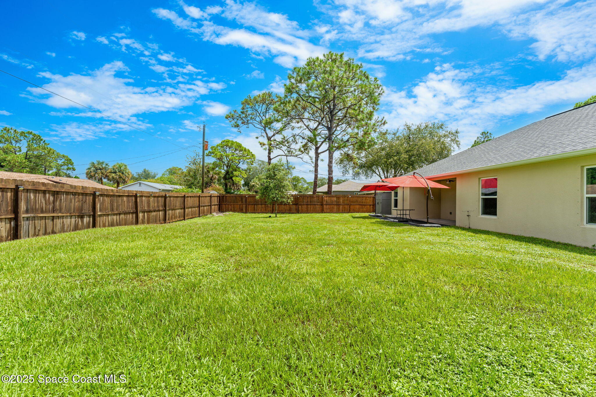 565 Rembrandt Street SE