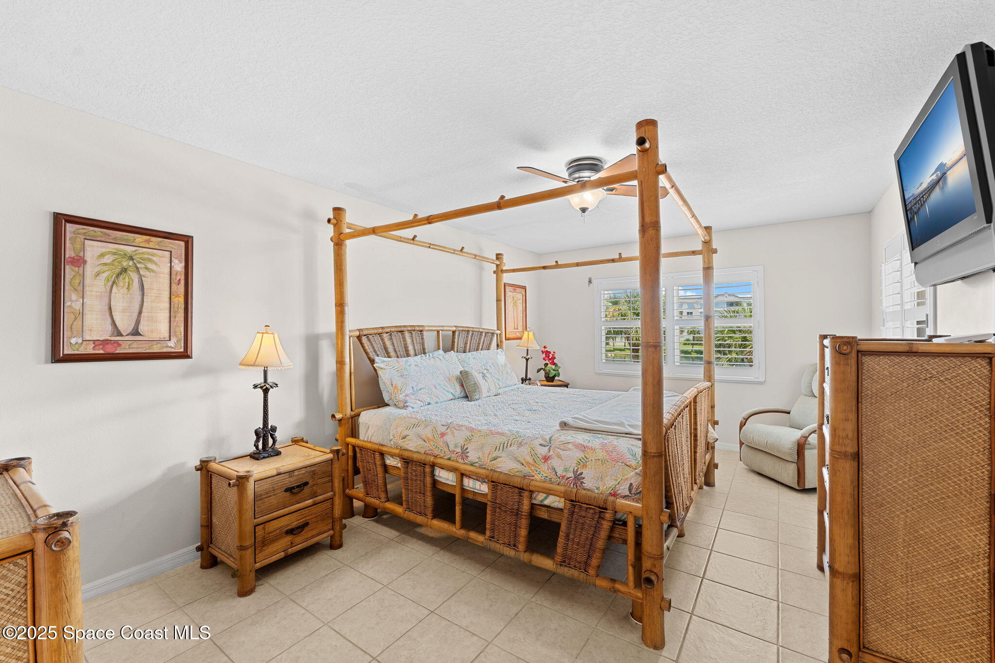 8891 Lake Drive, 202