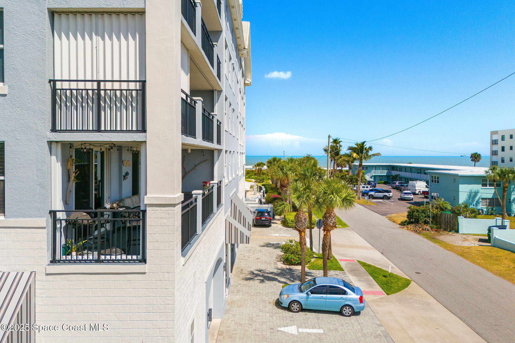 410 Hayes Avenue, 203