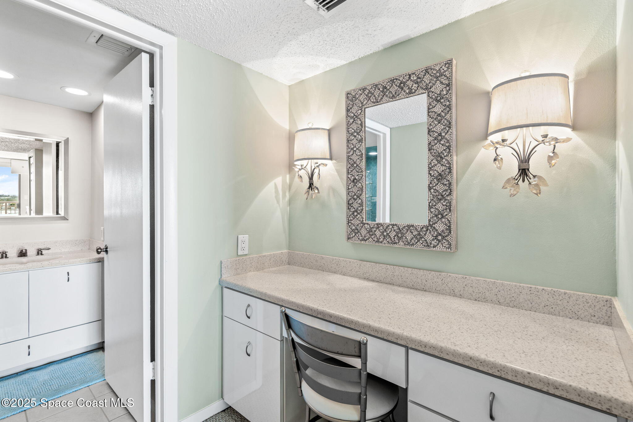877 N Highway A1a, 1106