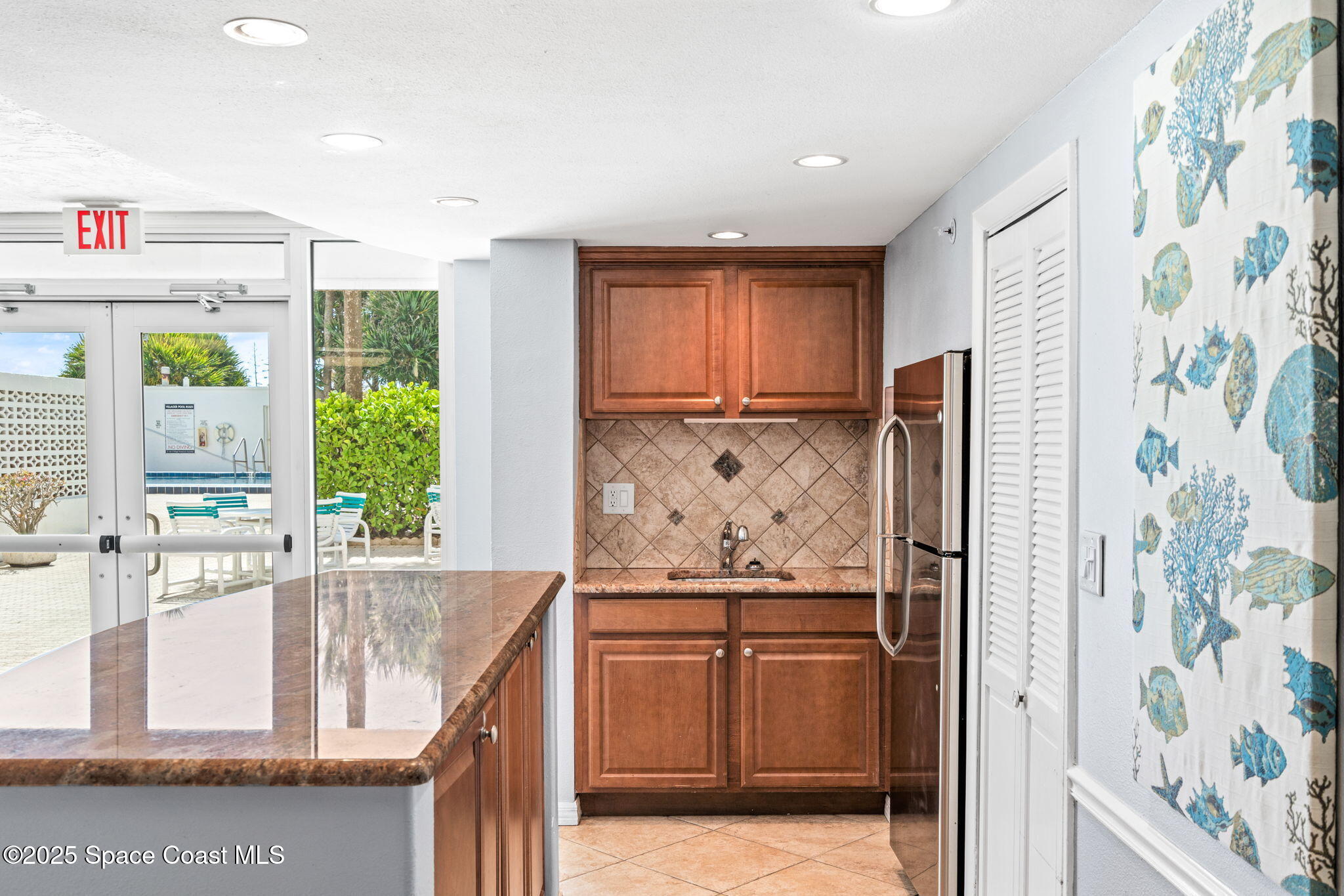 877 N Highway A1a, 1106