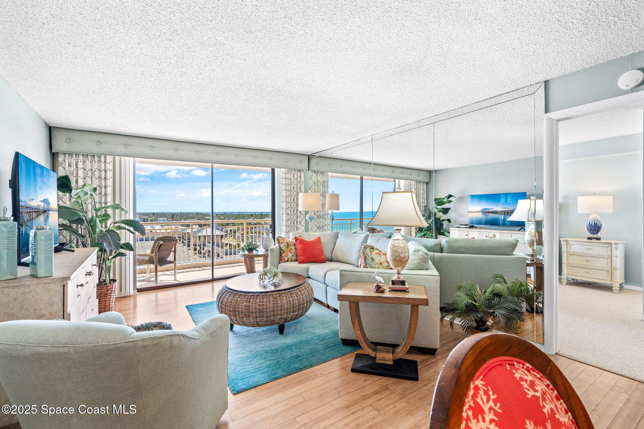877 N Highway A1a, 1106