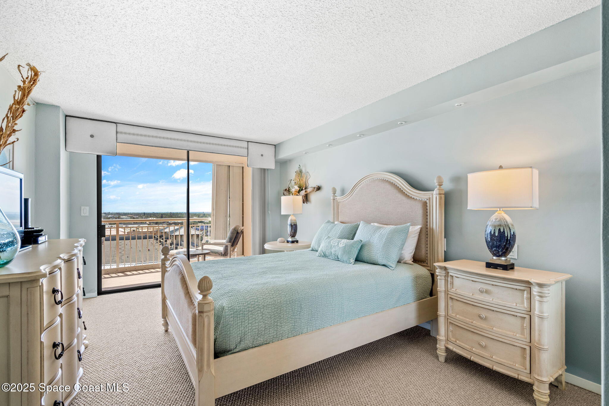 877 N Highway A1a, 1106