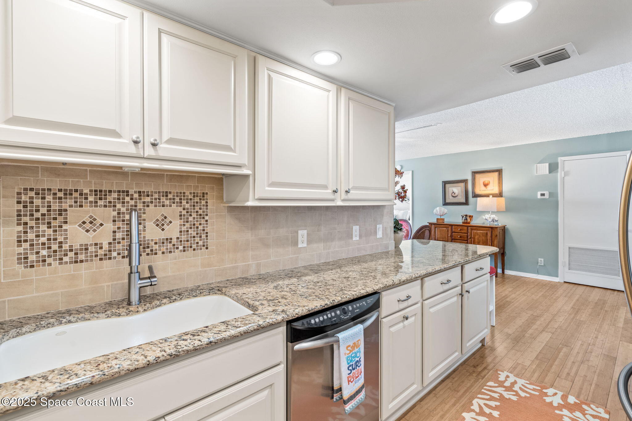877 N Highway A1a, 1106