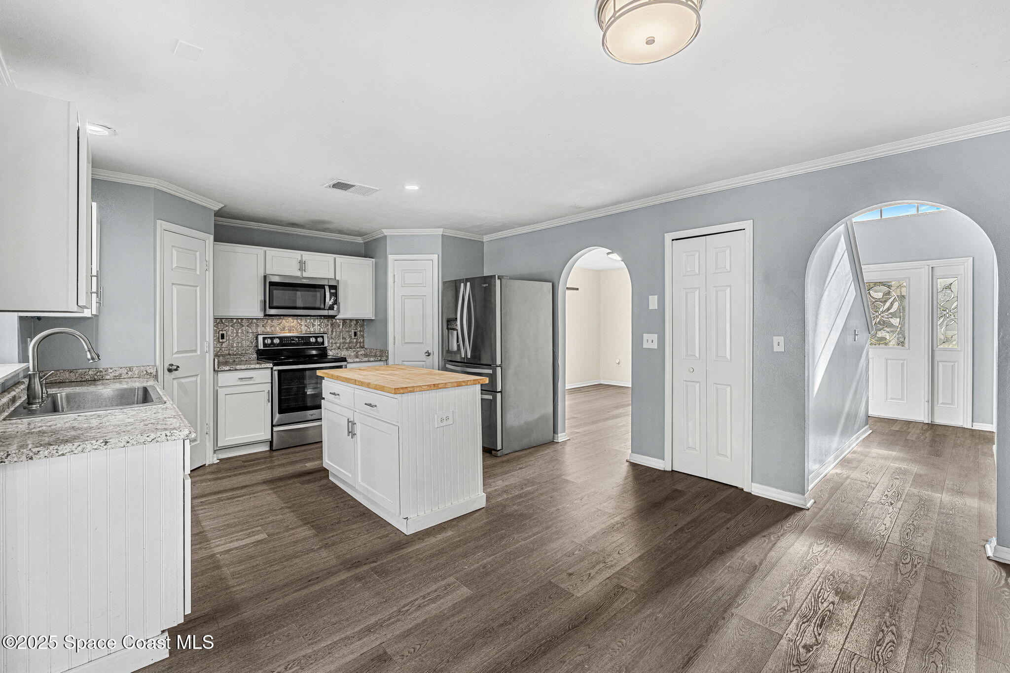 1249 White Oak Circle