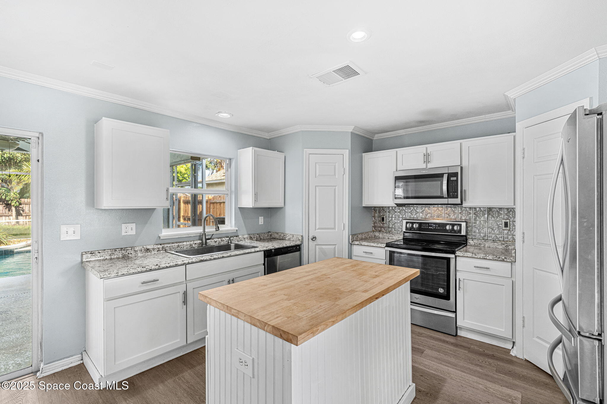 1249 White Oak Circle