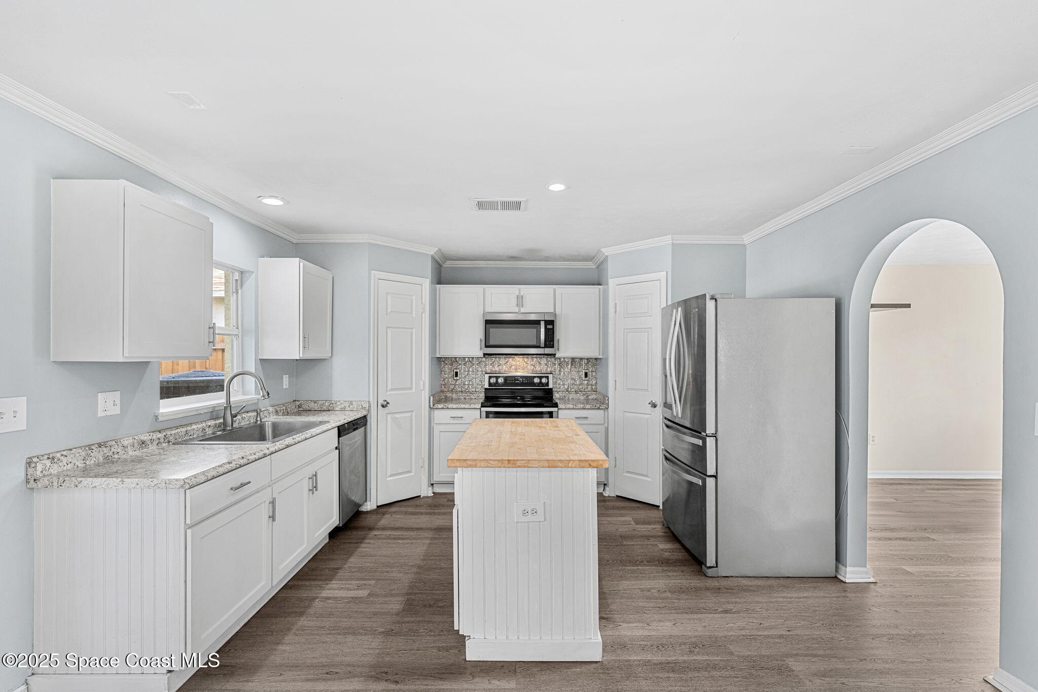 1249 White Oak Circle