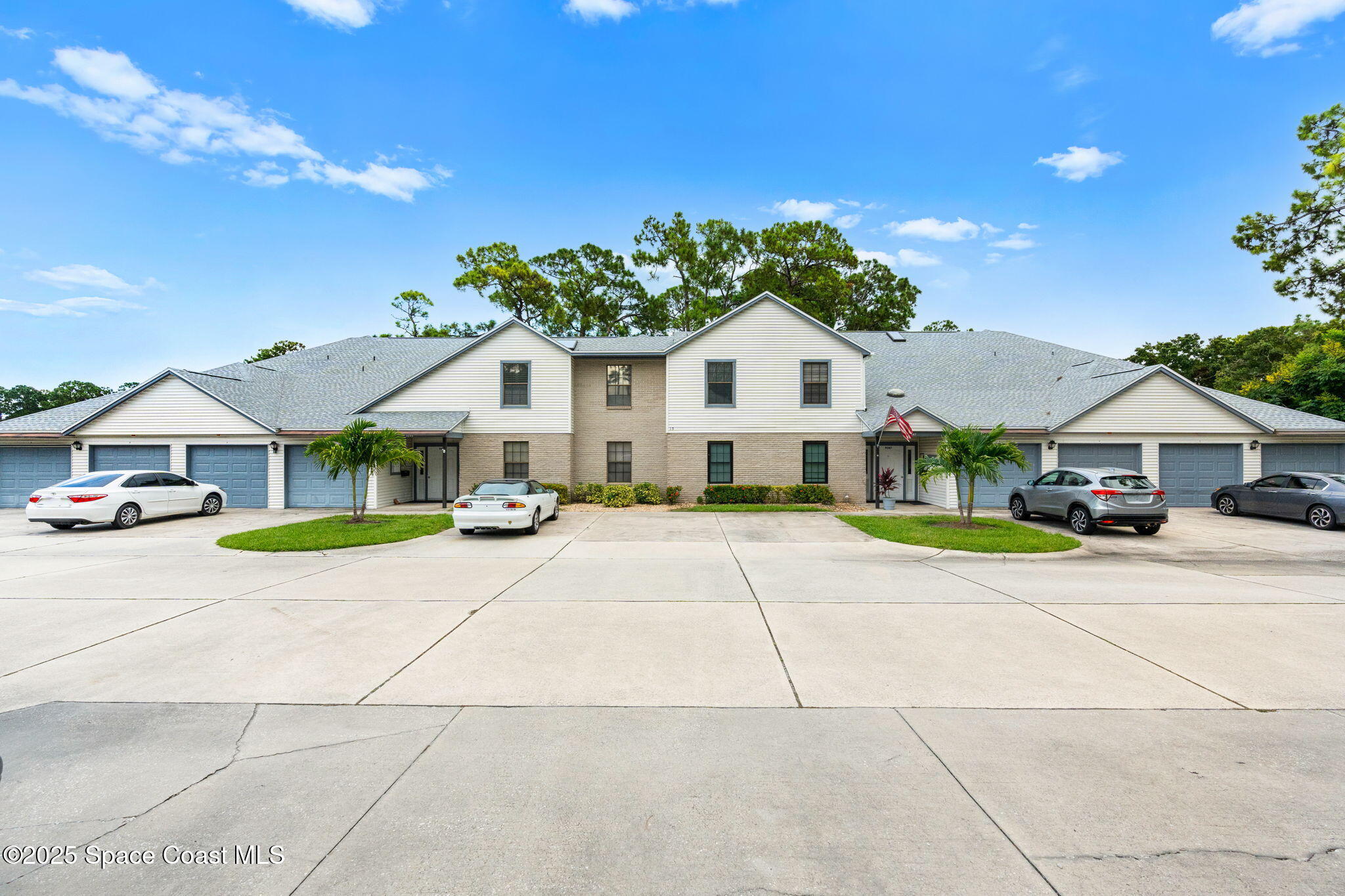 9045 York Lane, 15e