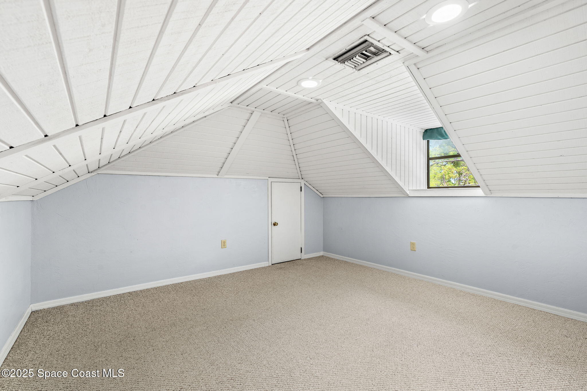 9045 York Lane, 15e
