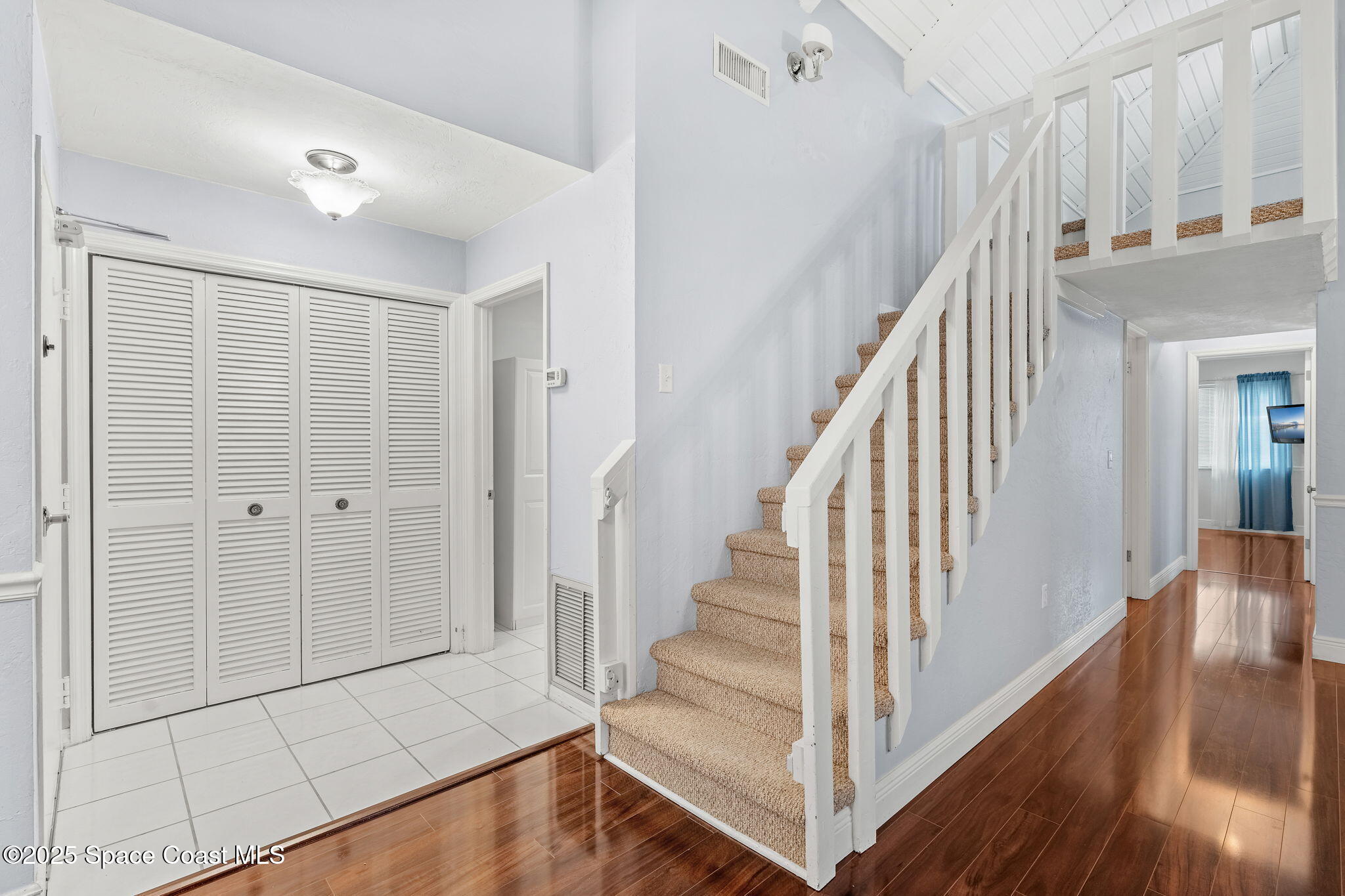 9045 York Lane, 15e