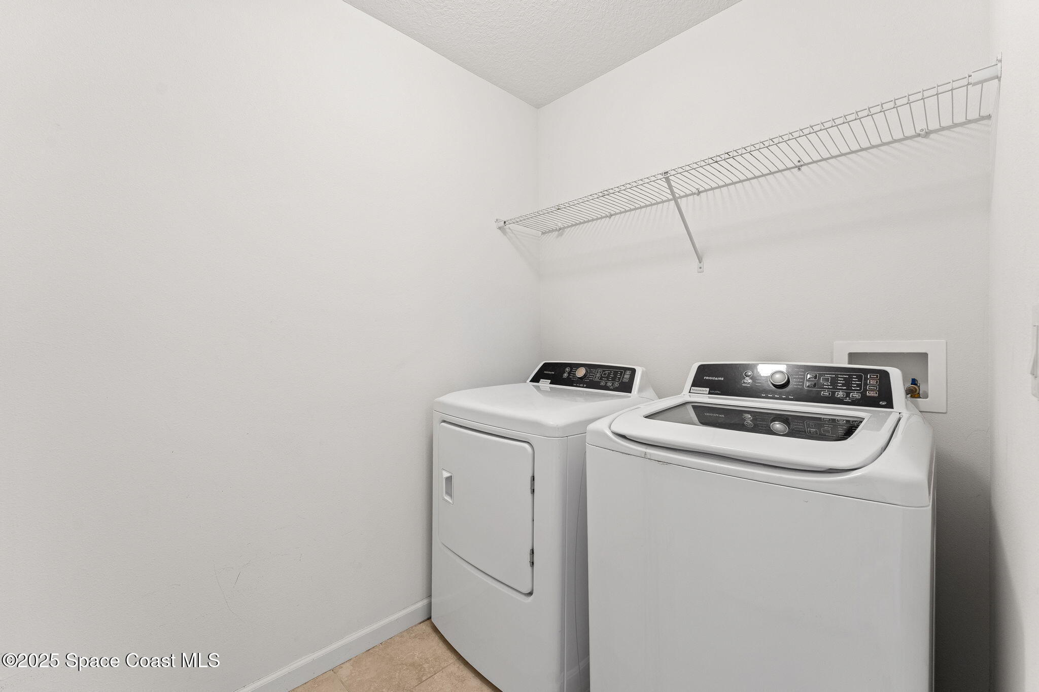 262 Alamere Drive SW