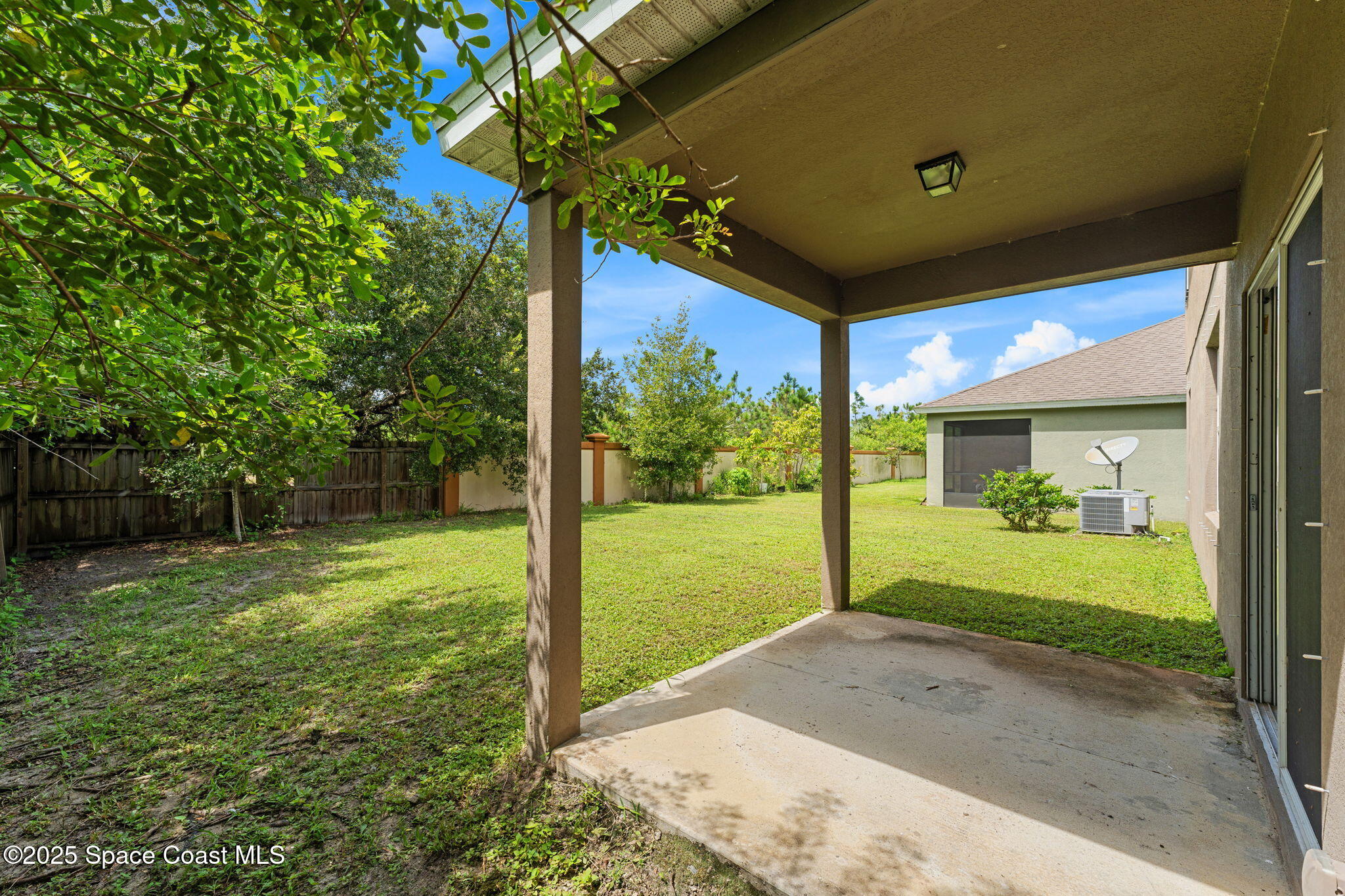 262 Alamere Drive SW