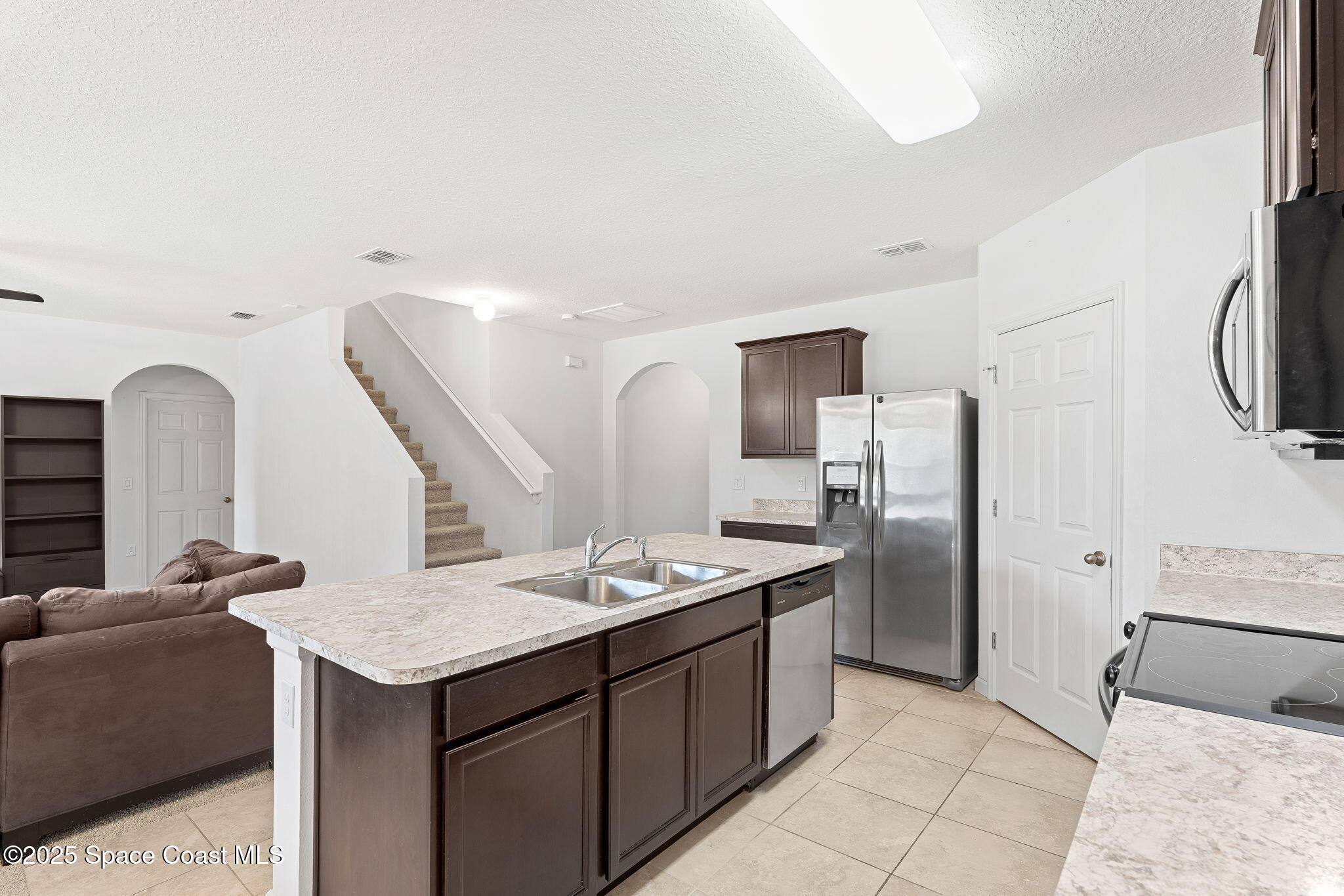 262 Alamere Drive SW