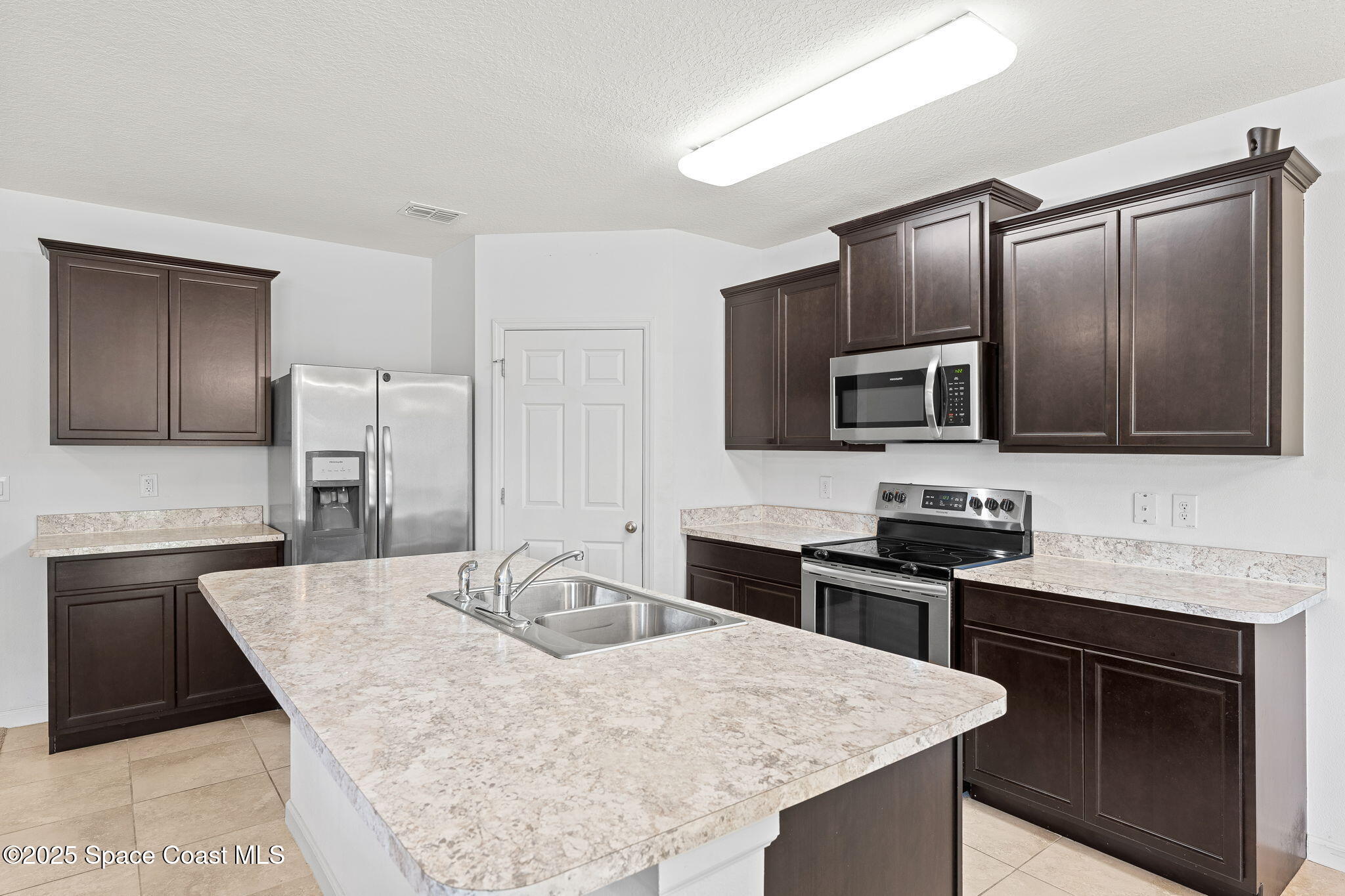 262 Alamere Drive SW