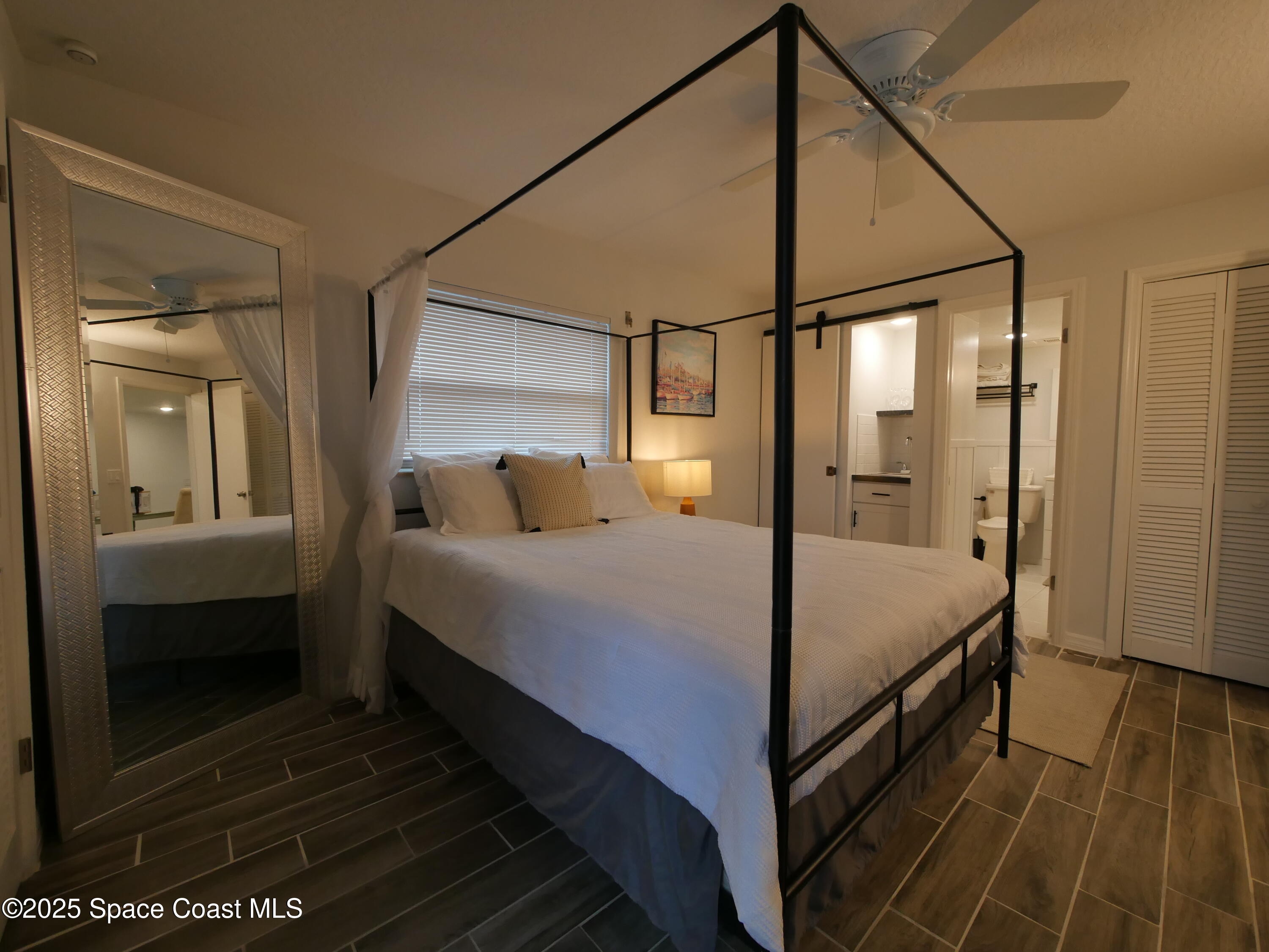 1318 S Miramar Avenue, 208