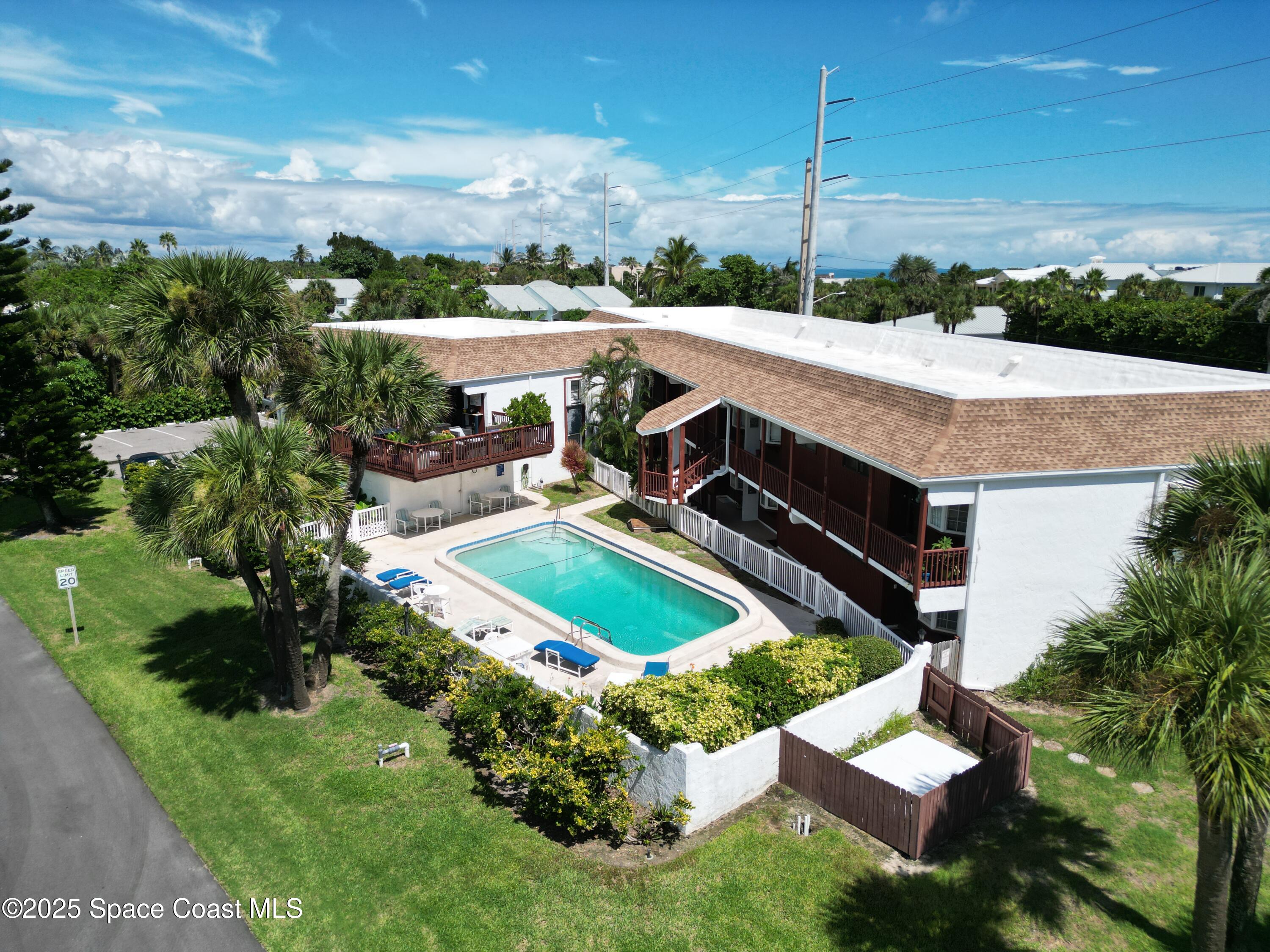 1318 S Miramar Avenue, 208