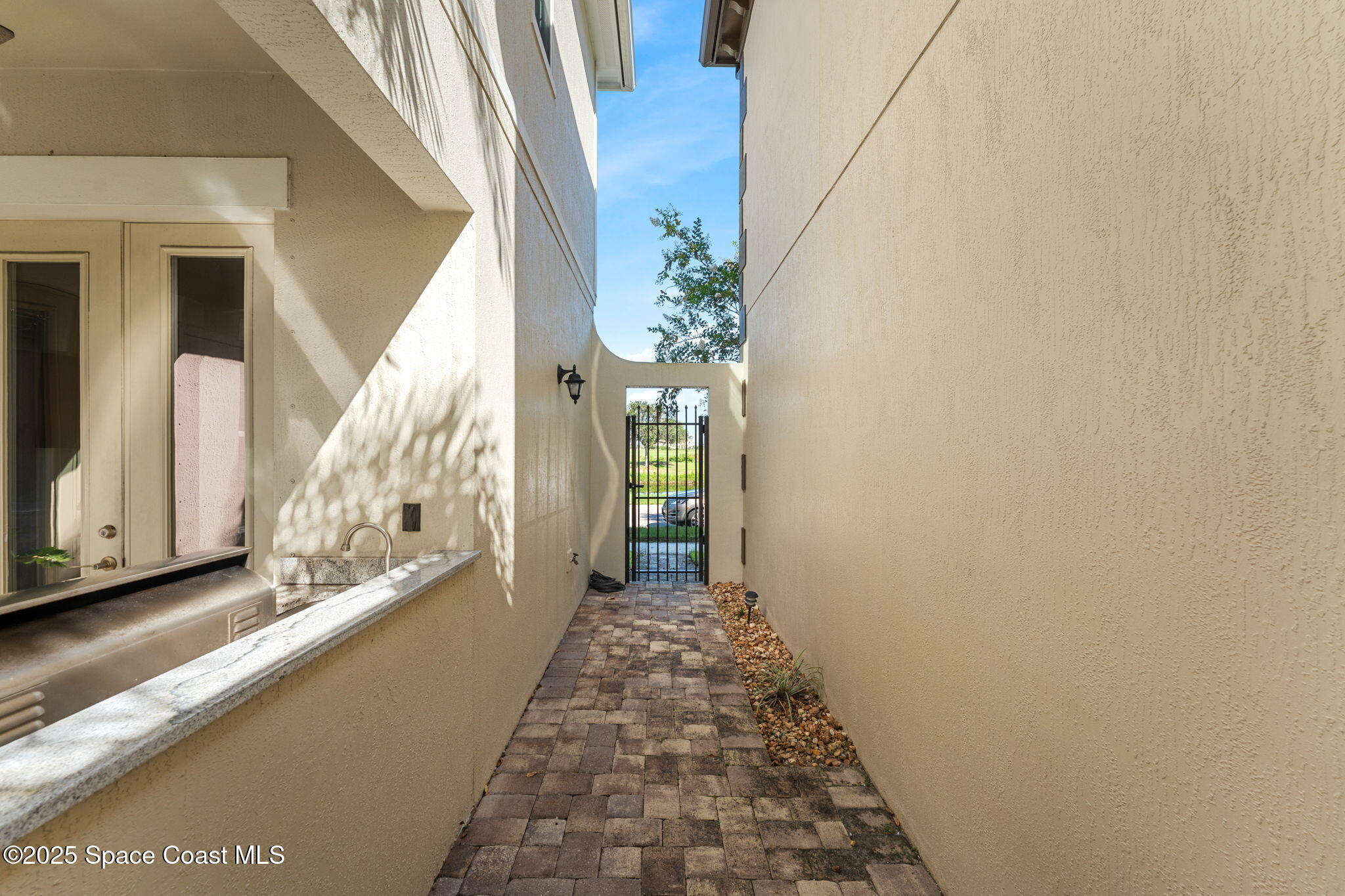 6724 Vista Hermosa Drive