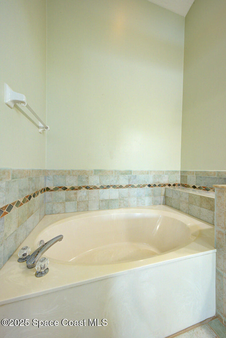 635 Dawson Drive, Melbourne