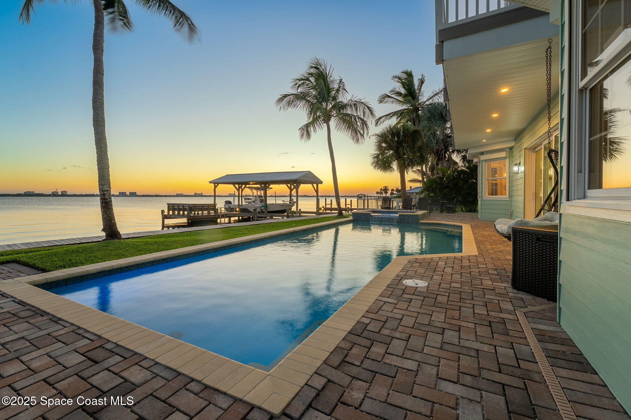 787 Oak Ridge Drive