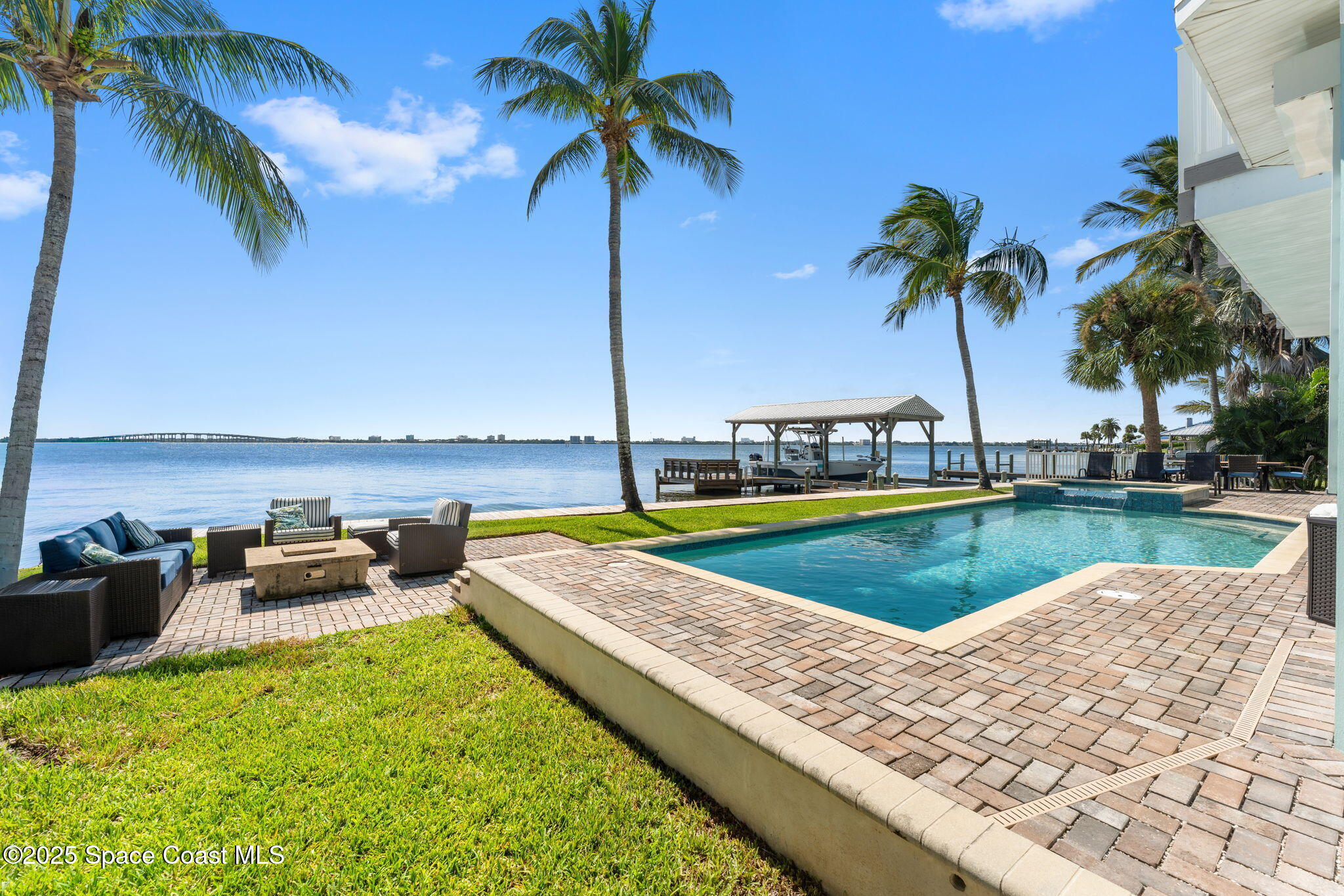787 Oak Ridge Drive