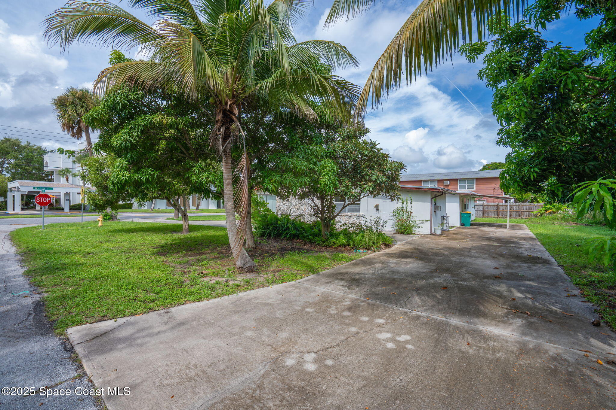 303 N Riverside Drive