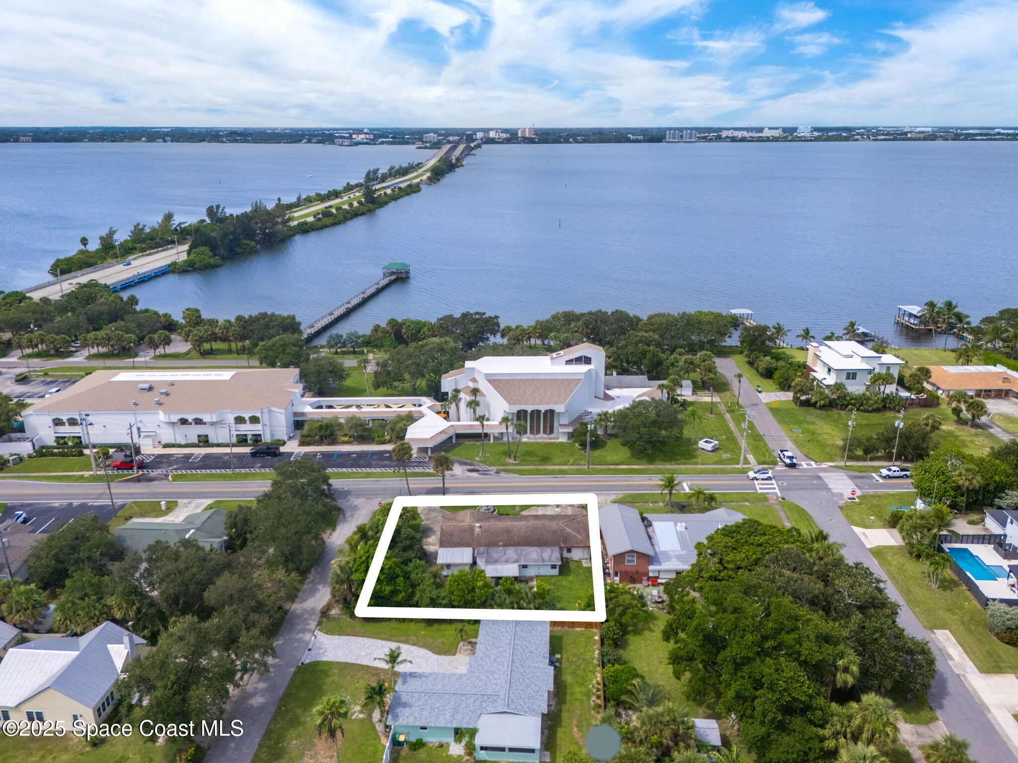 303 N Riverside Drive