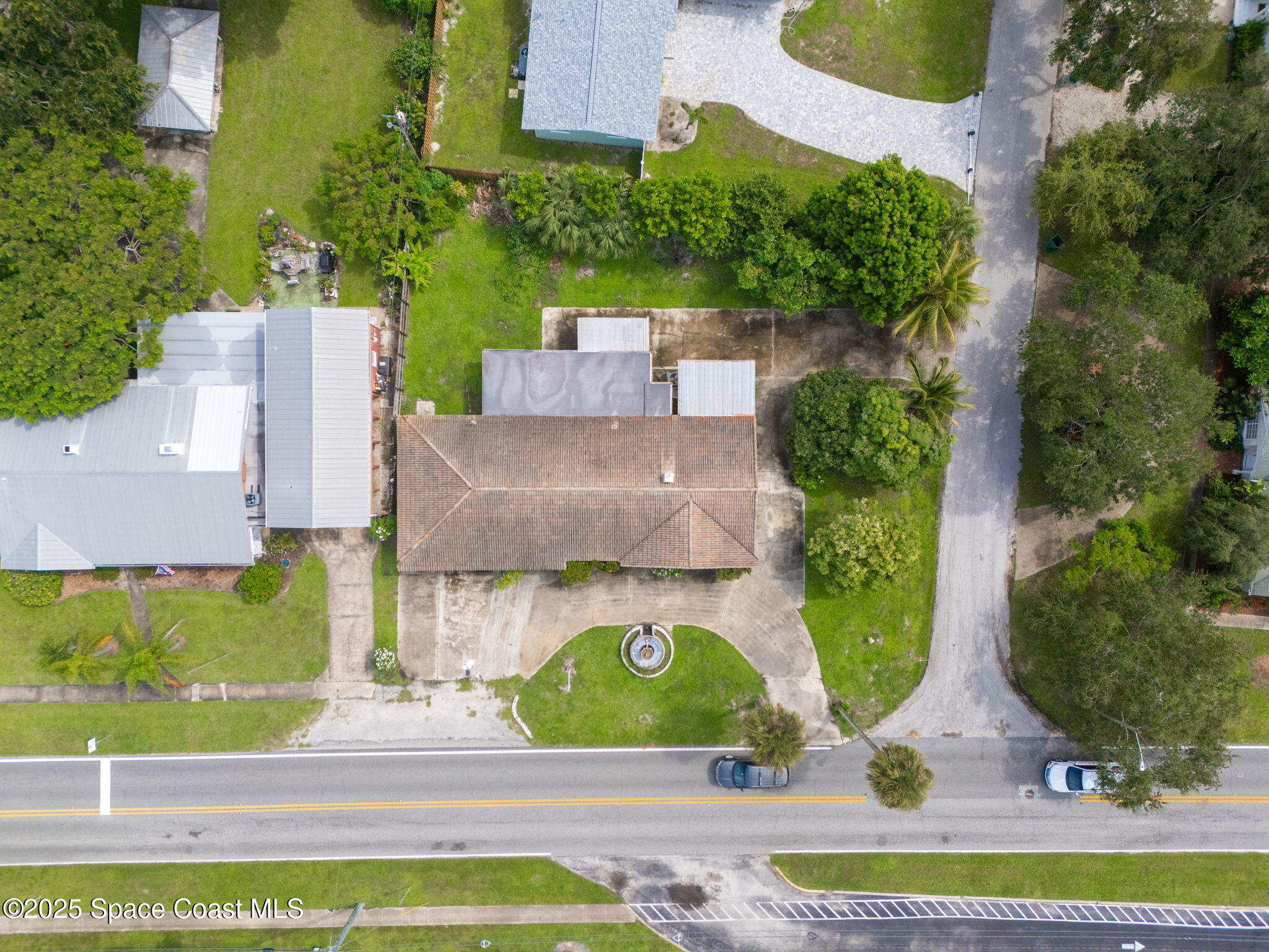 303 N Riverside Drive