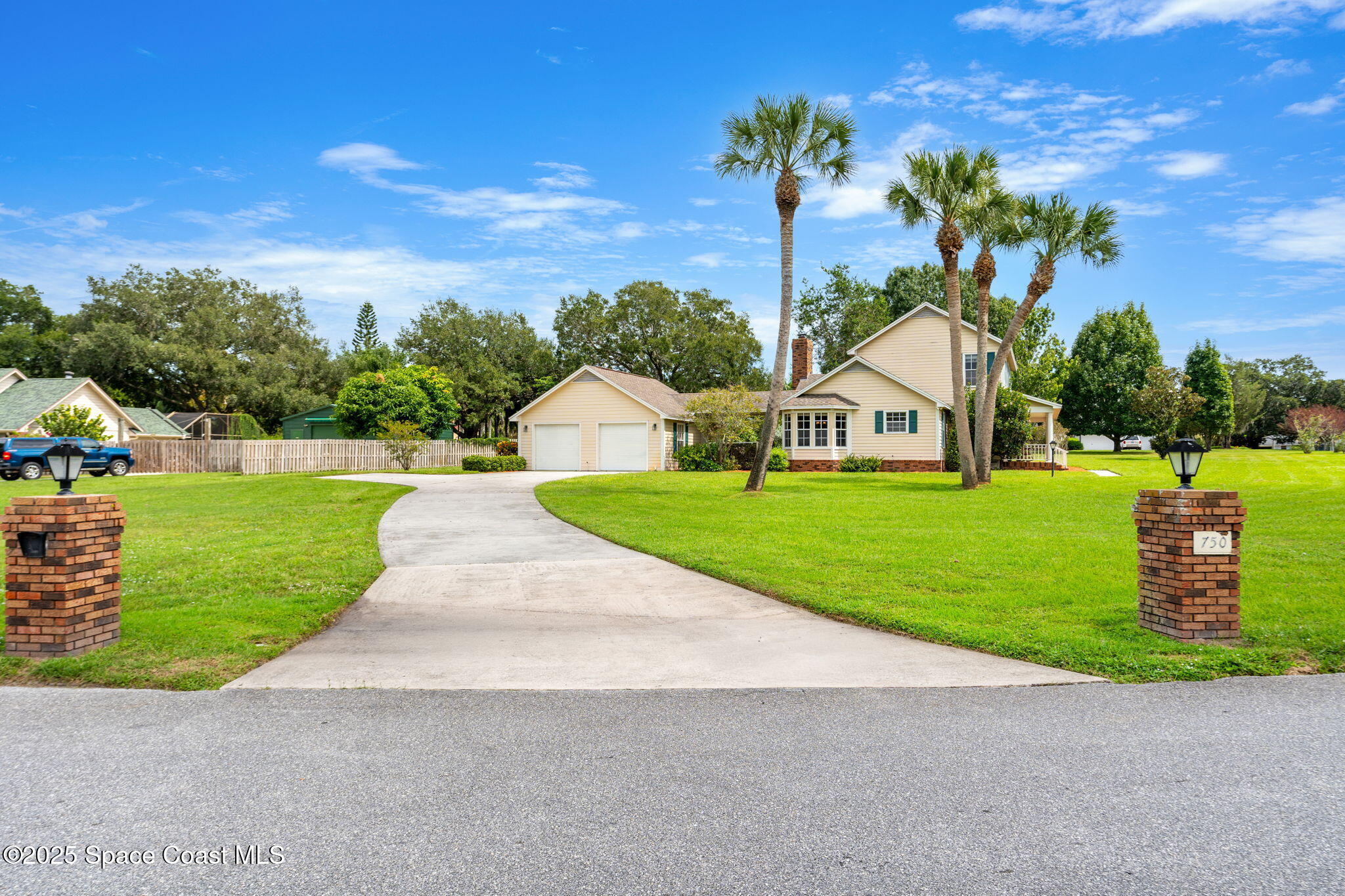 750 River Oaks Lane