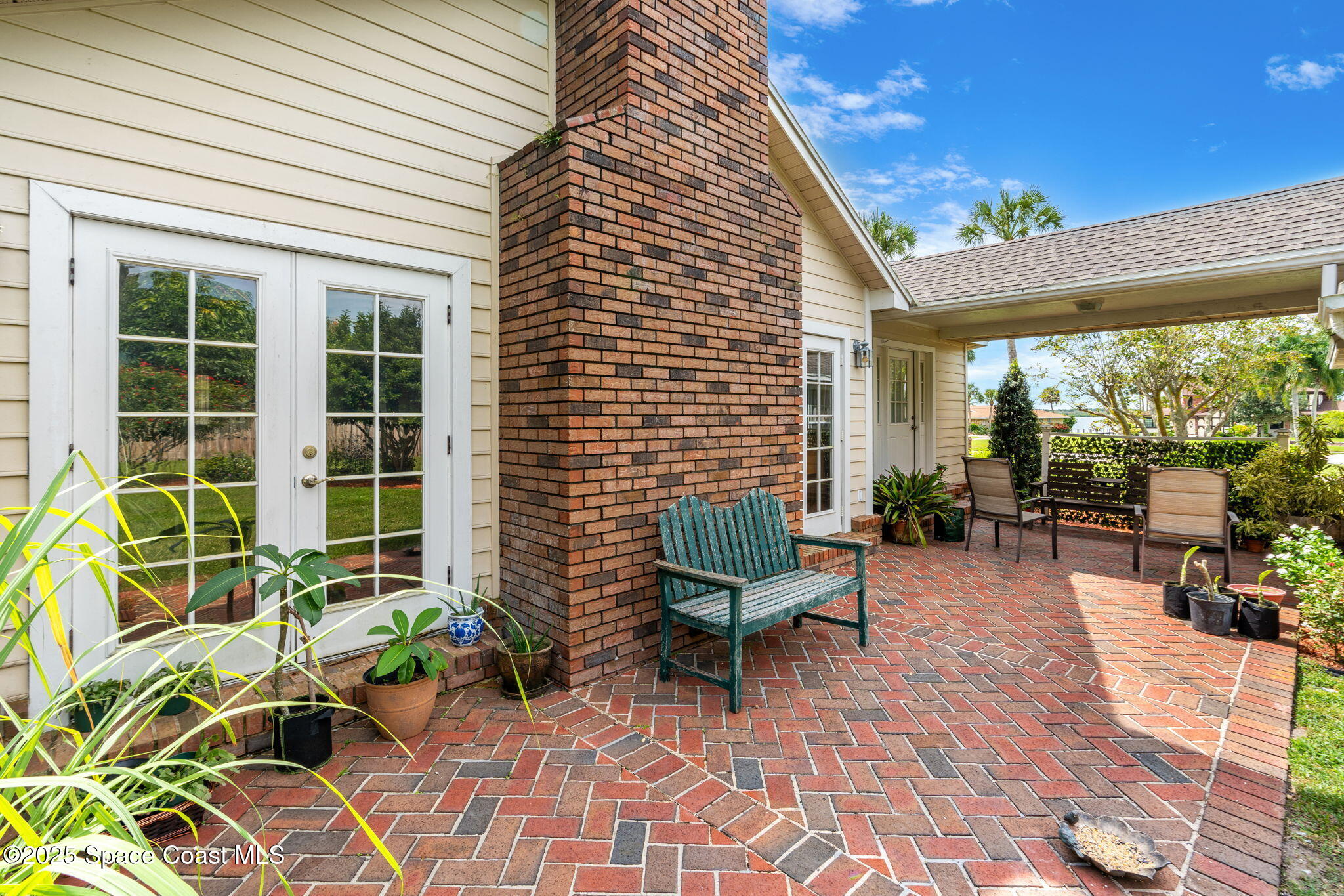 750 River Oaks Lane