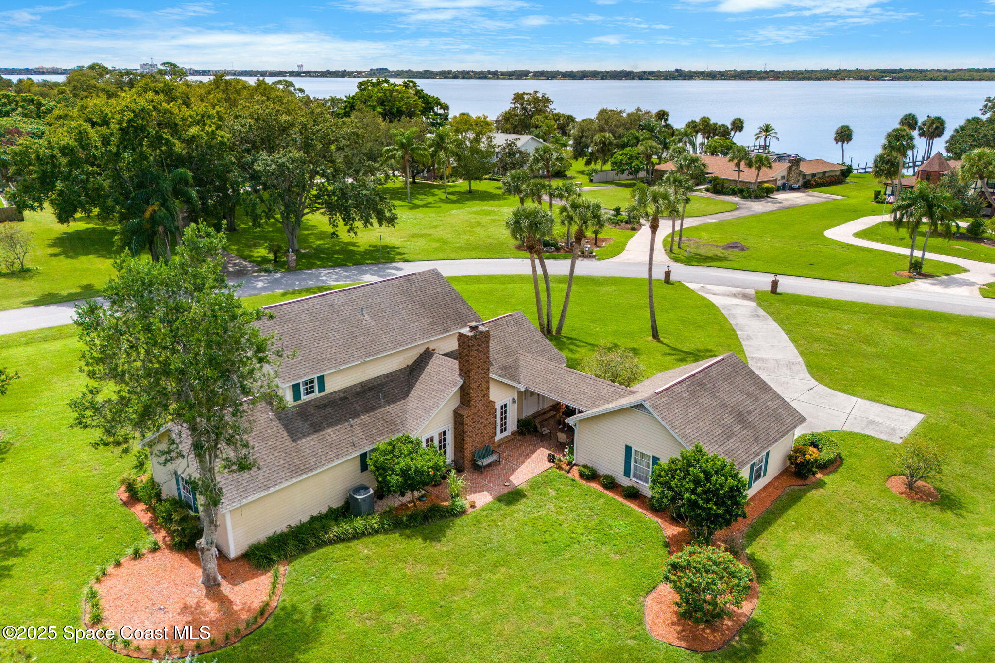 750 River Oaks Lane