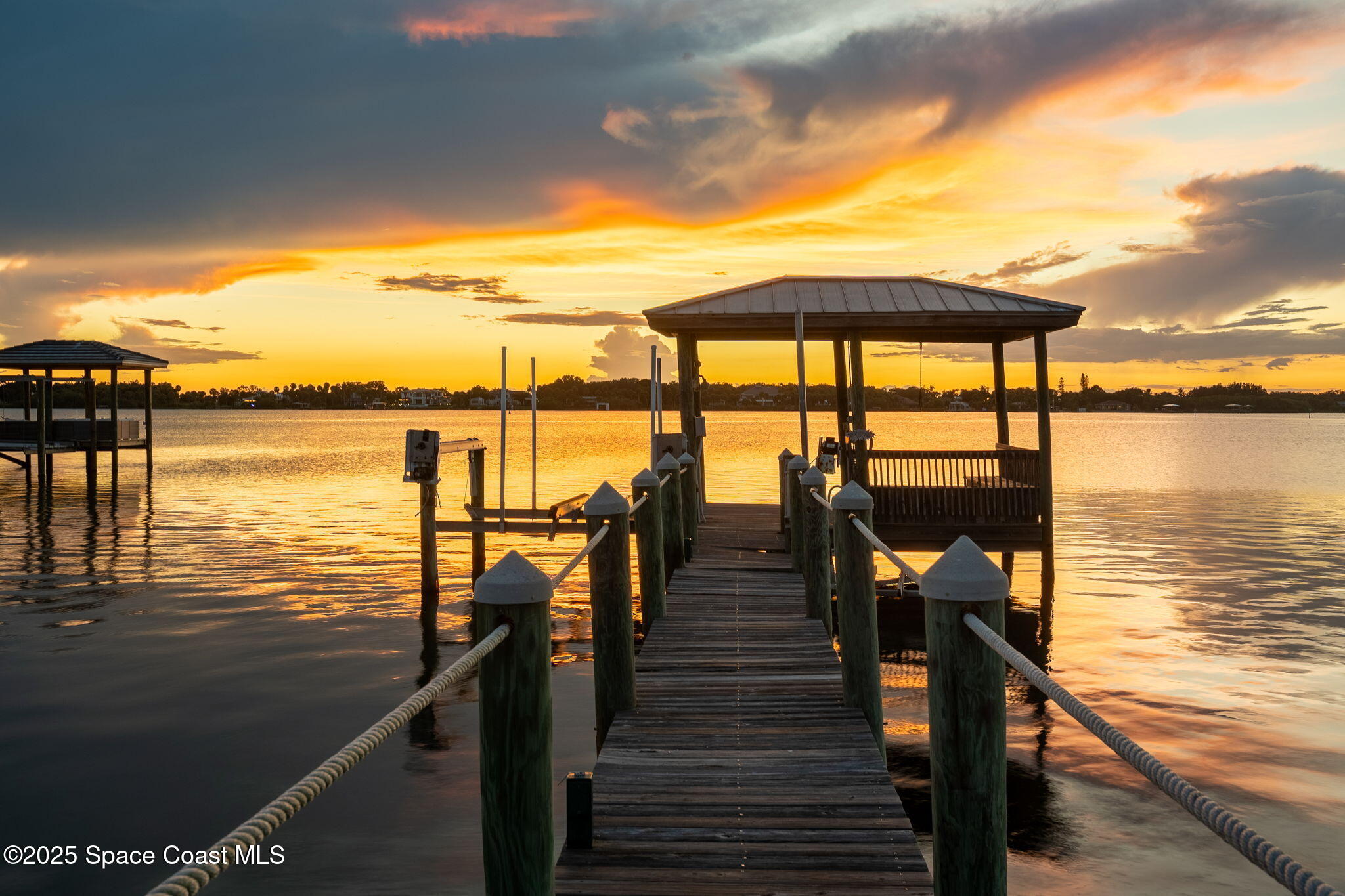 327 Lansing Island Drive