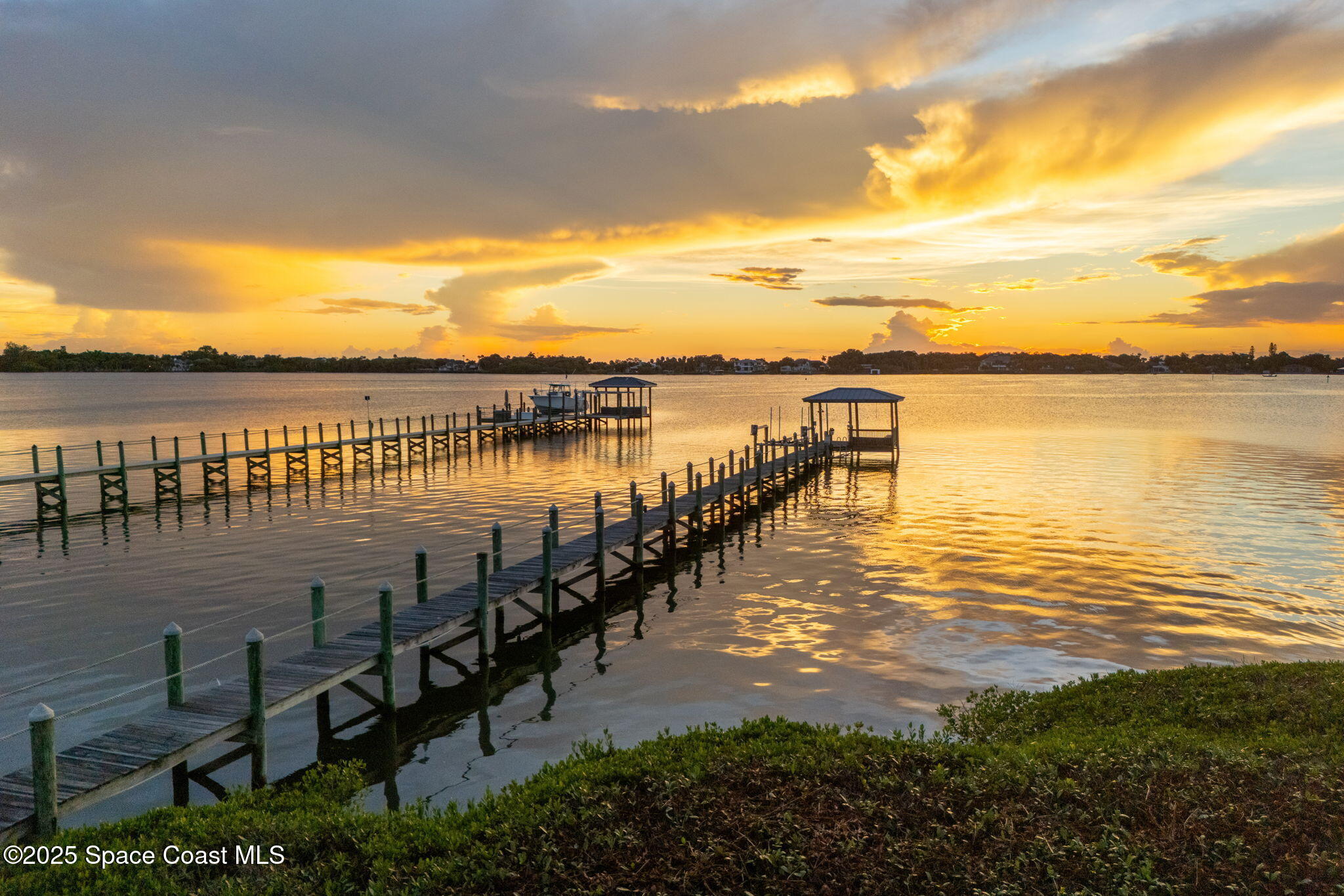 327 Lansing Island Drive