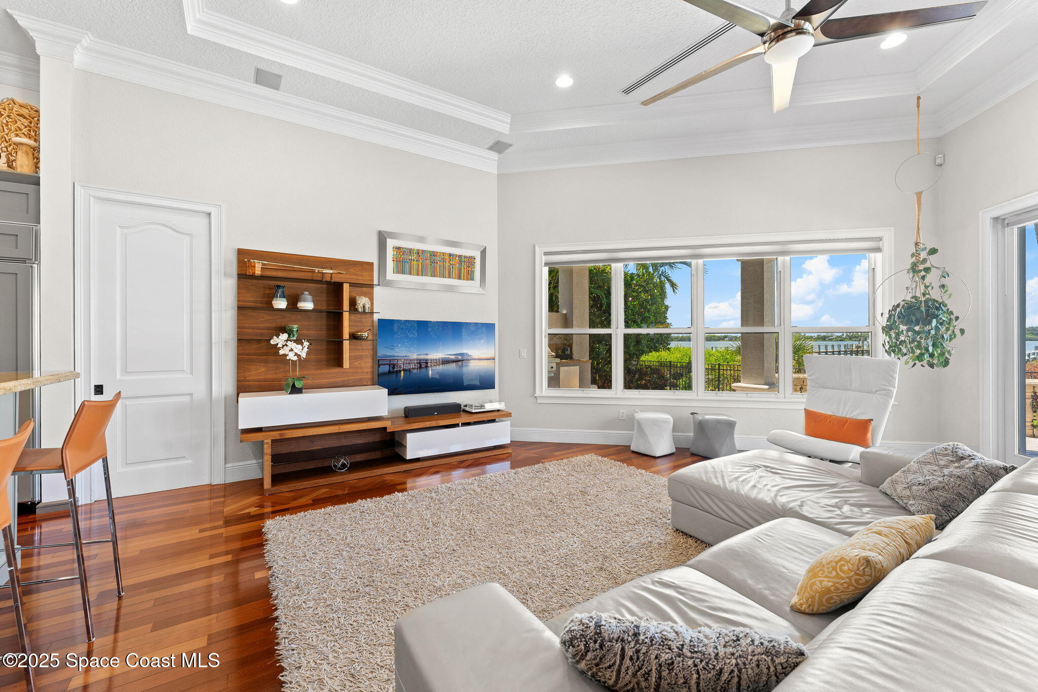 327 Lansing Island Drive
