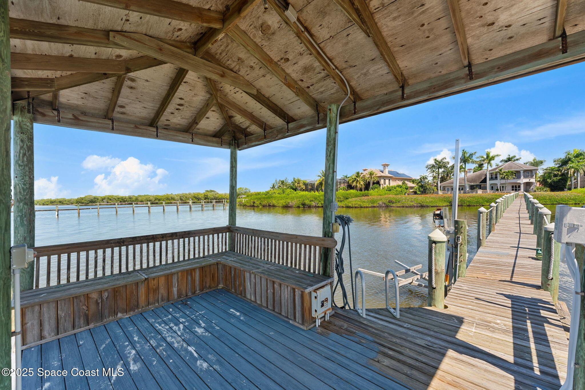 327 Lansing Island Drive