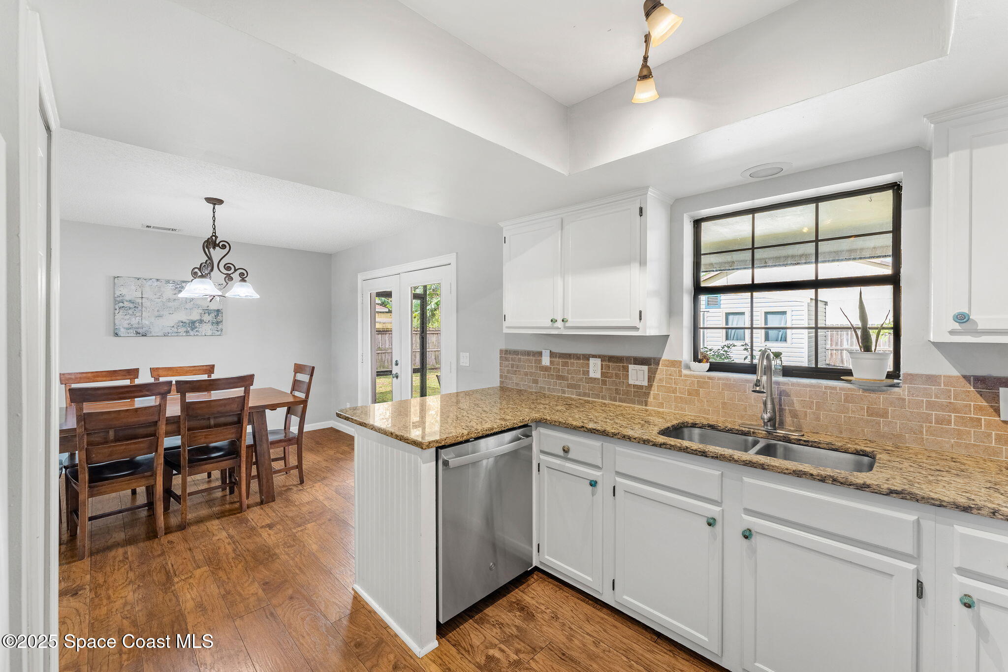 1370 Medina Avenue NW