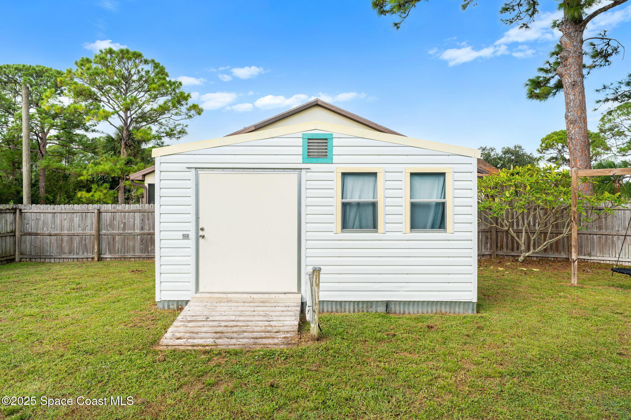 1370 Medina Avenue NW