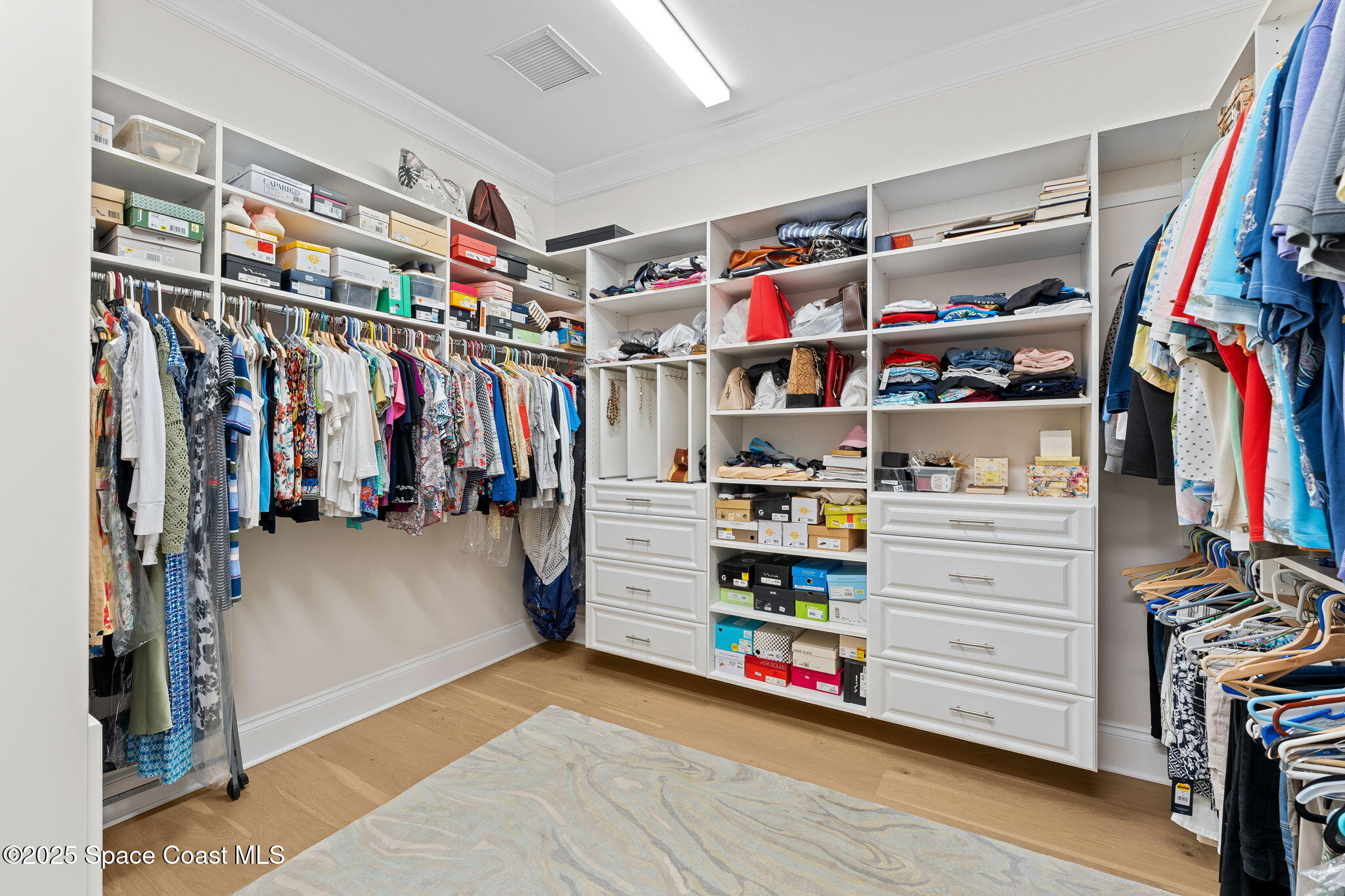 3709 Lake Adelaide Place