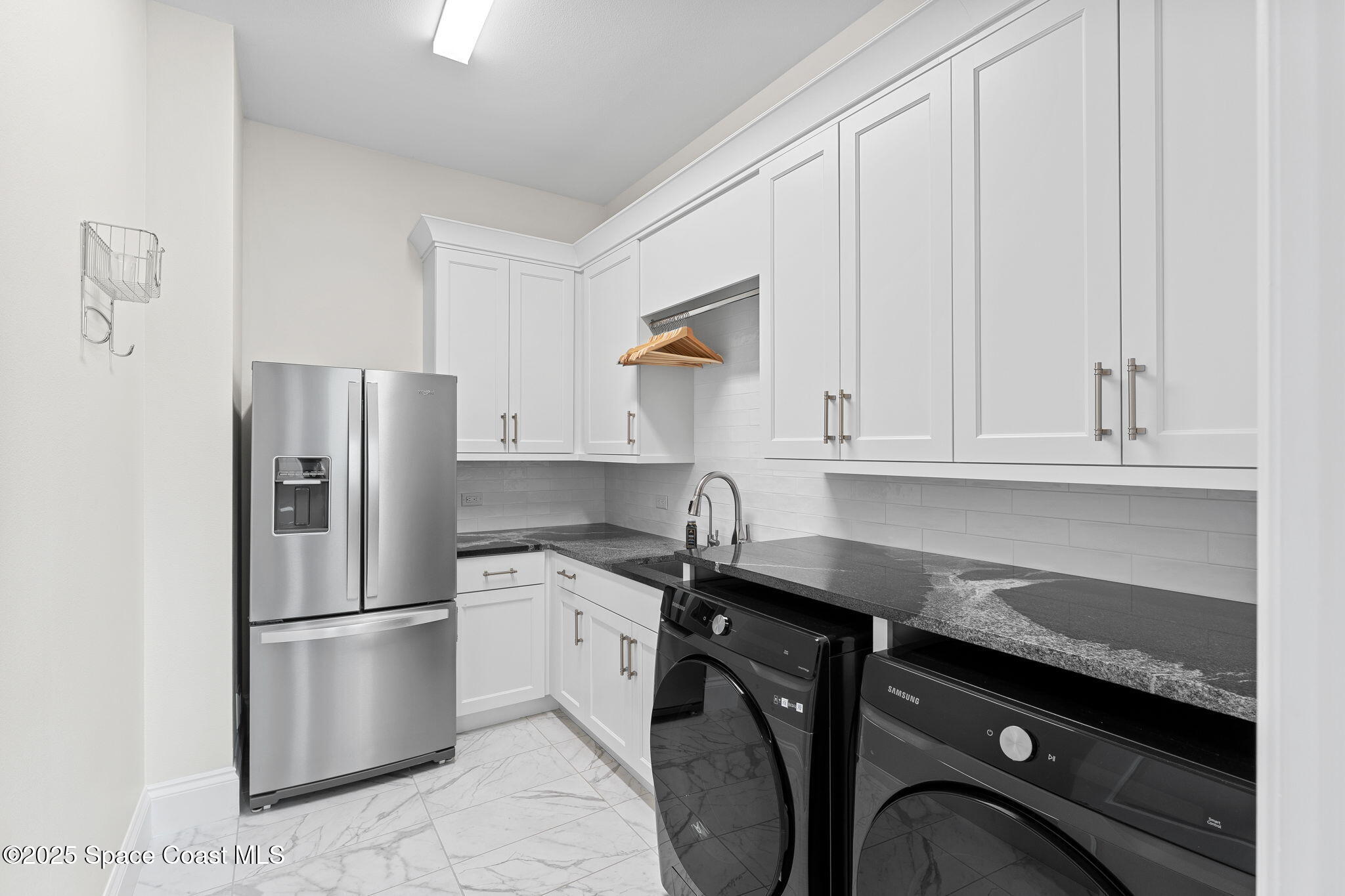 3709 Lake Adelaide Place