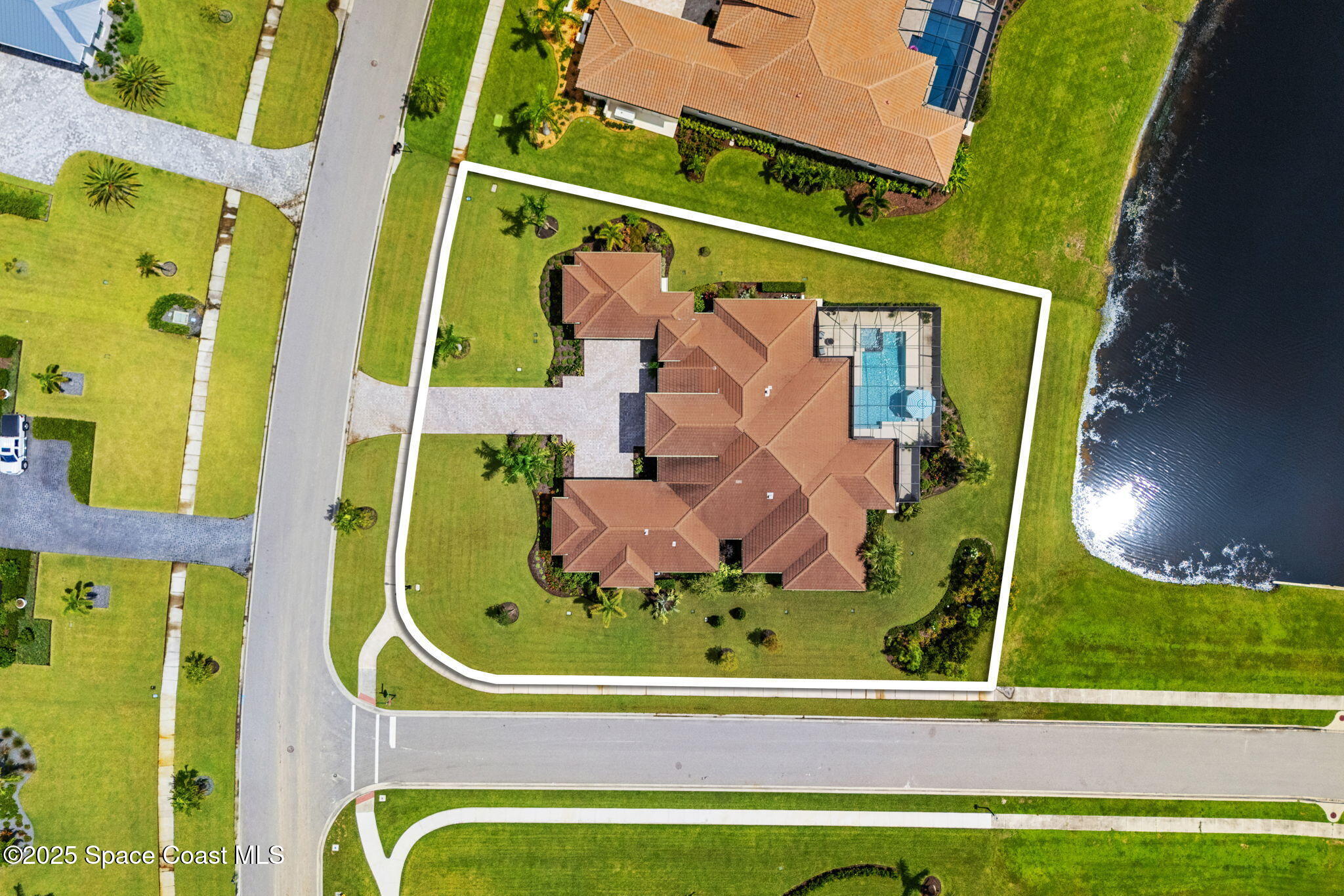 3709 Lake Adelaide Place