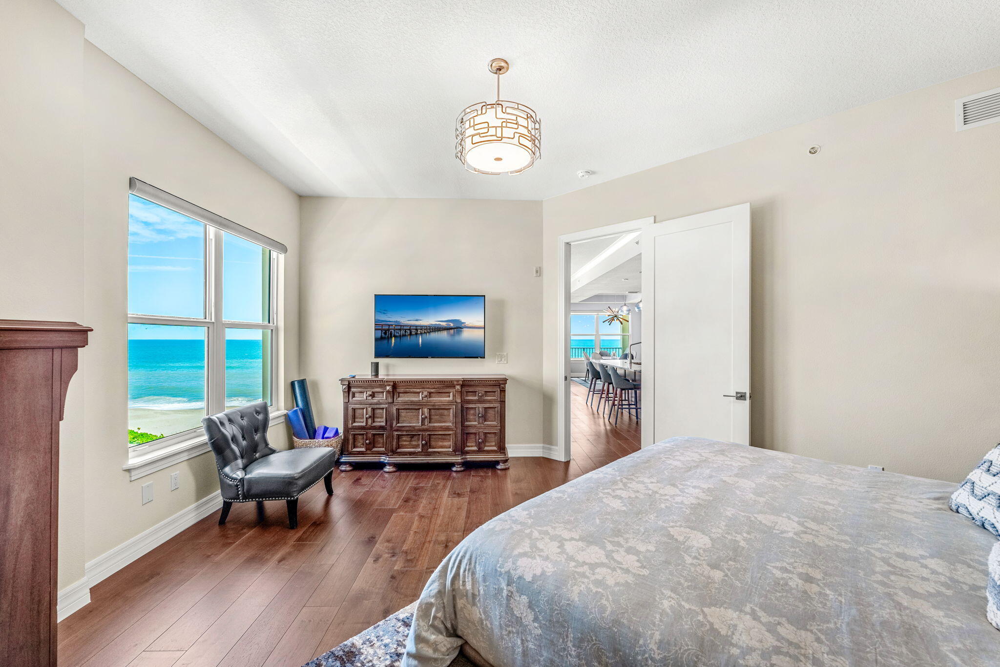 1725 N Highway A1A, 401