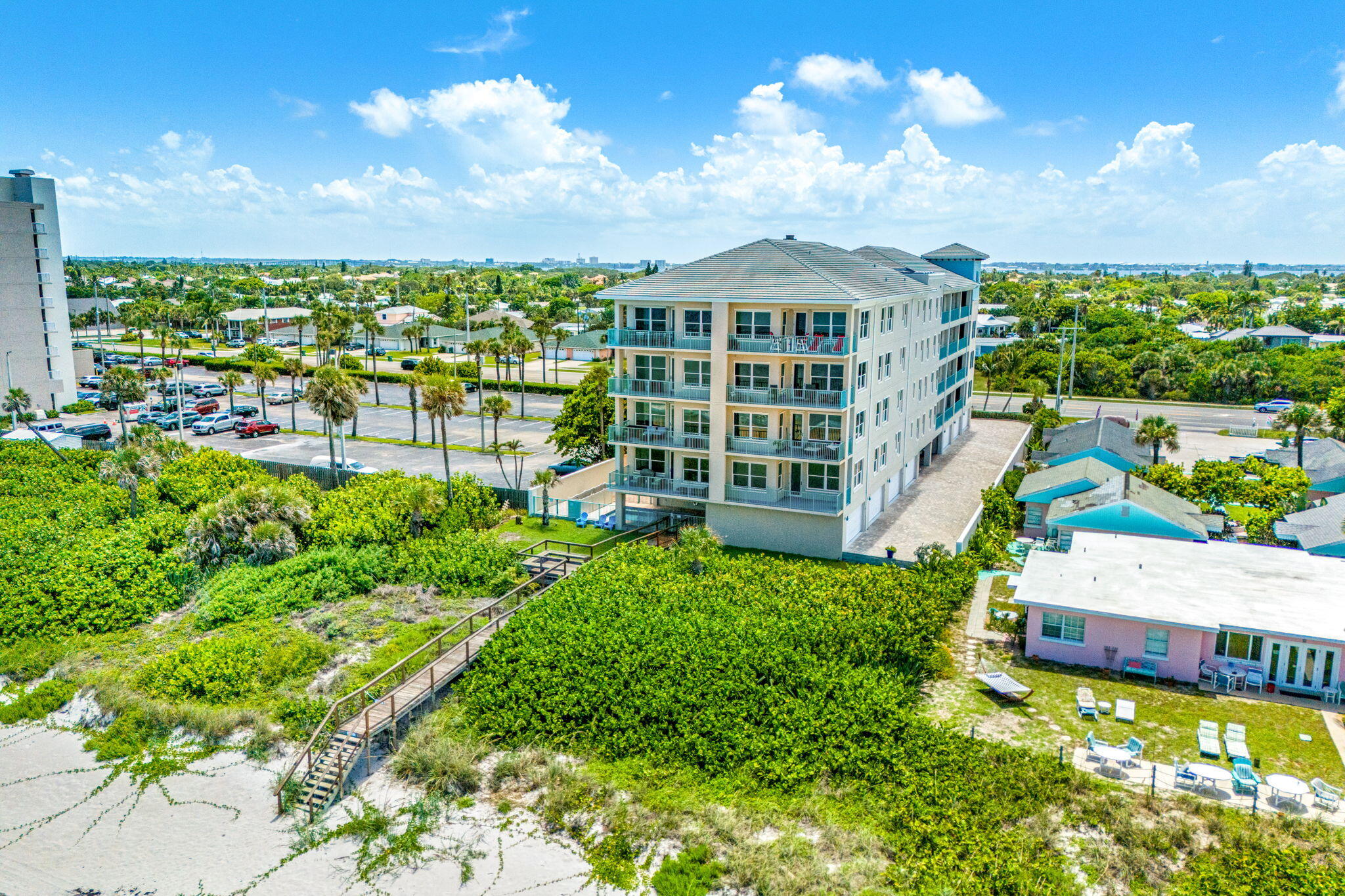1725 N Highway A1A, 401