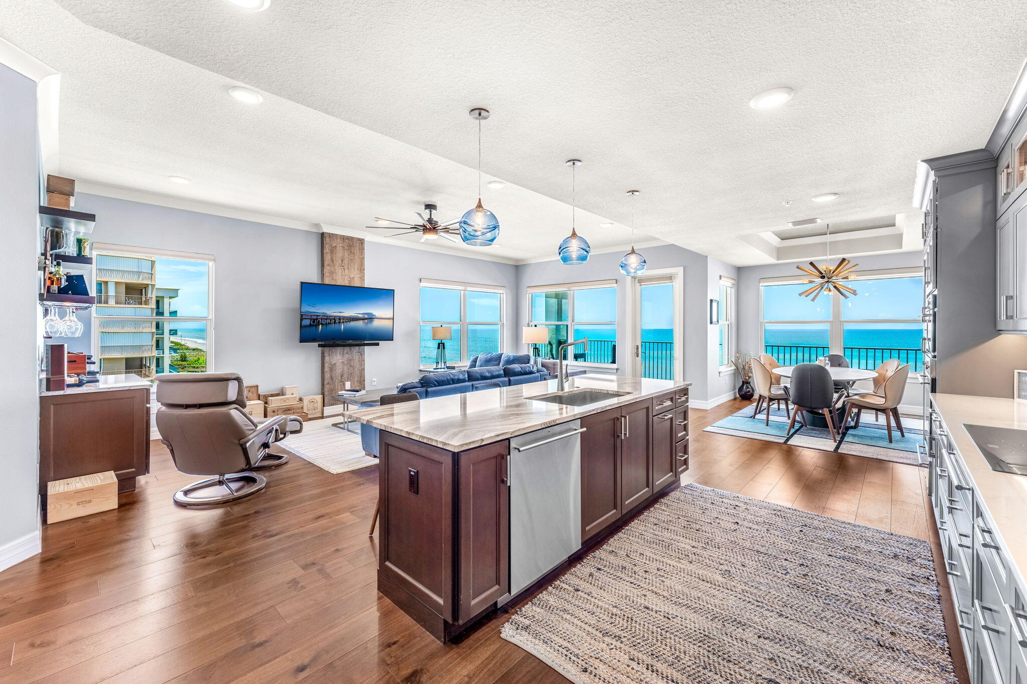 1725 N Highway A1A, 401